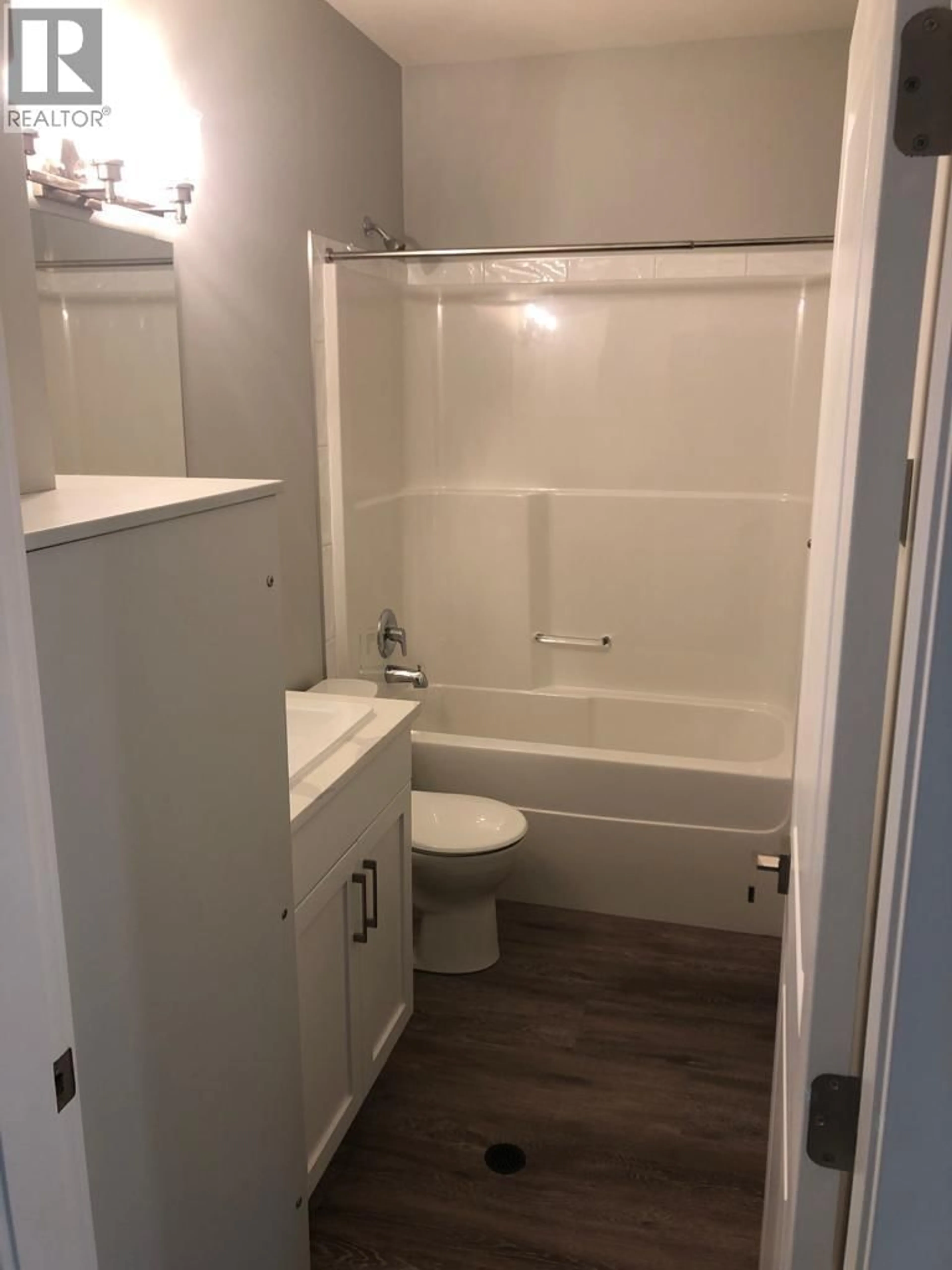 Standard bathroom, unknown for 24 - 4602 20 STREET, Vernon British Columbia V1T4E5
