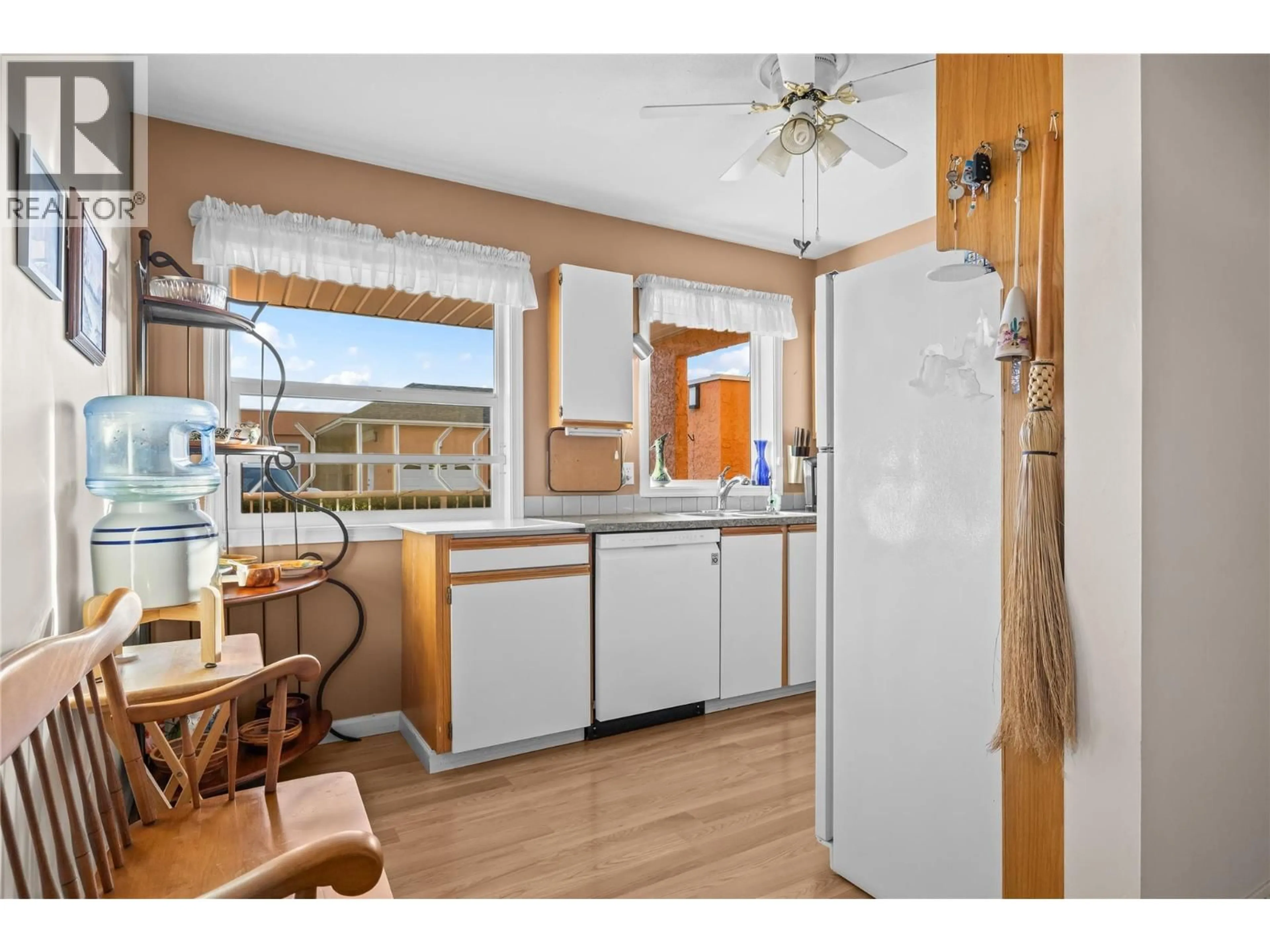 Standard kitchen, unknown for 6 - 2433 INGRAM ROAD, West Kelowna British Columbia V4T1L5
