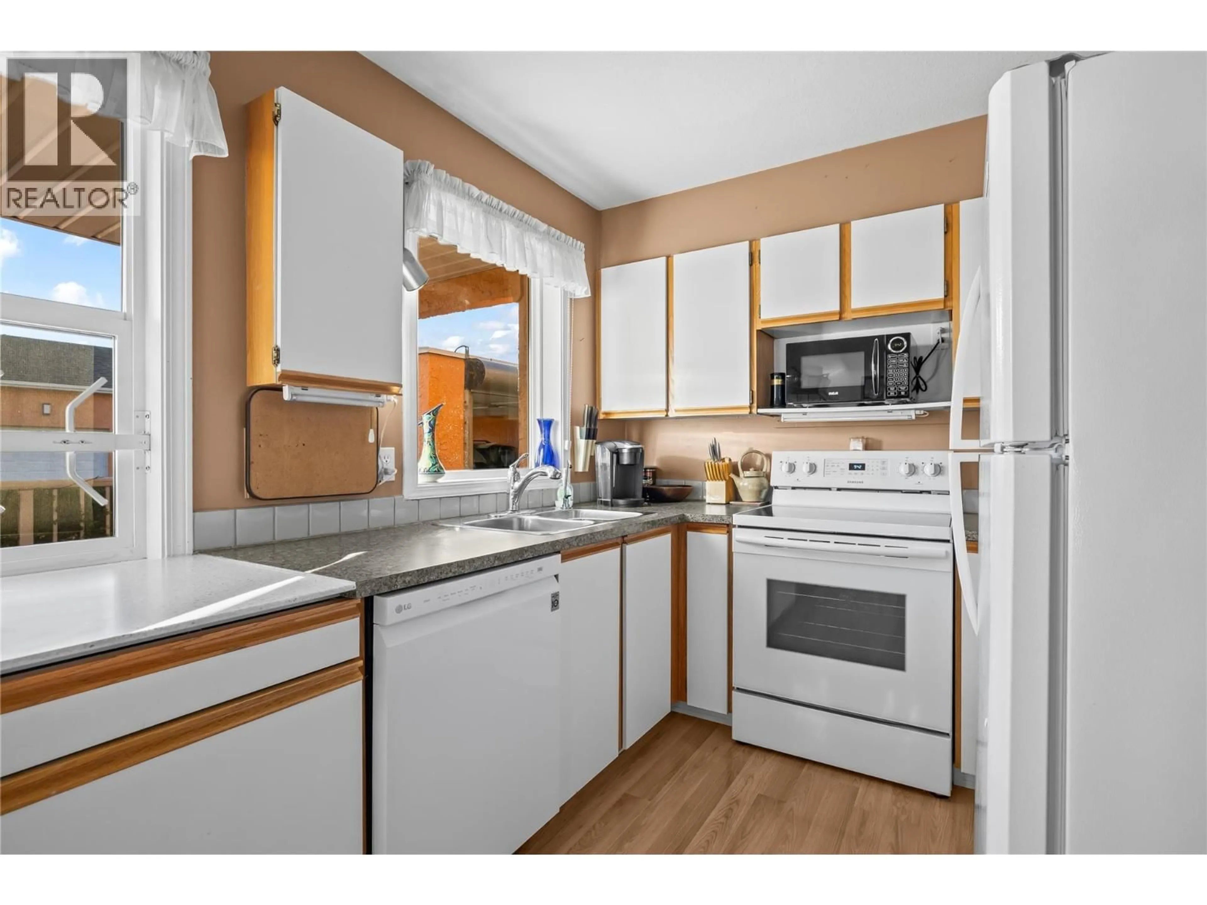 Standard kitchen, wood/laminate floor for 6 - 2433 INGRAM ROAD, West Kelowna British Columbia V4T1L5