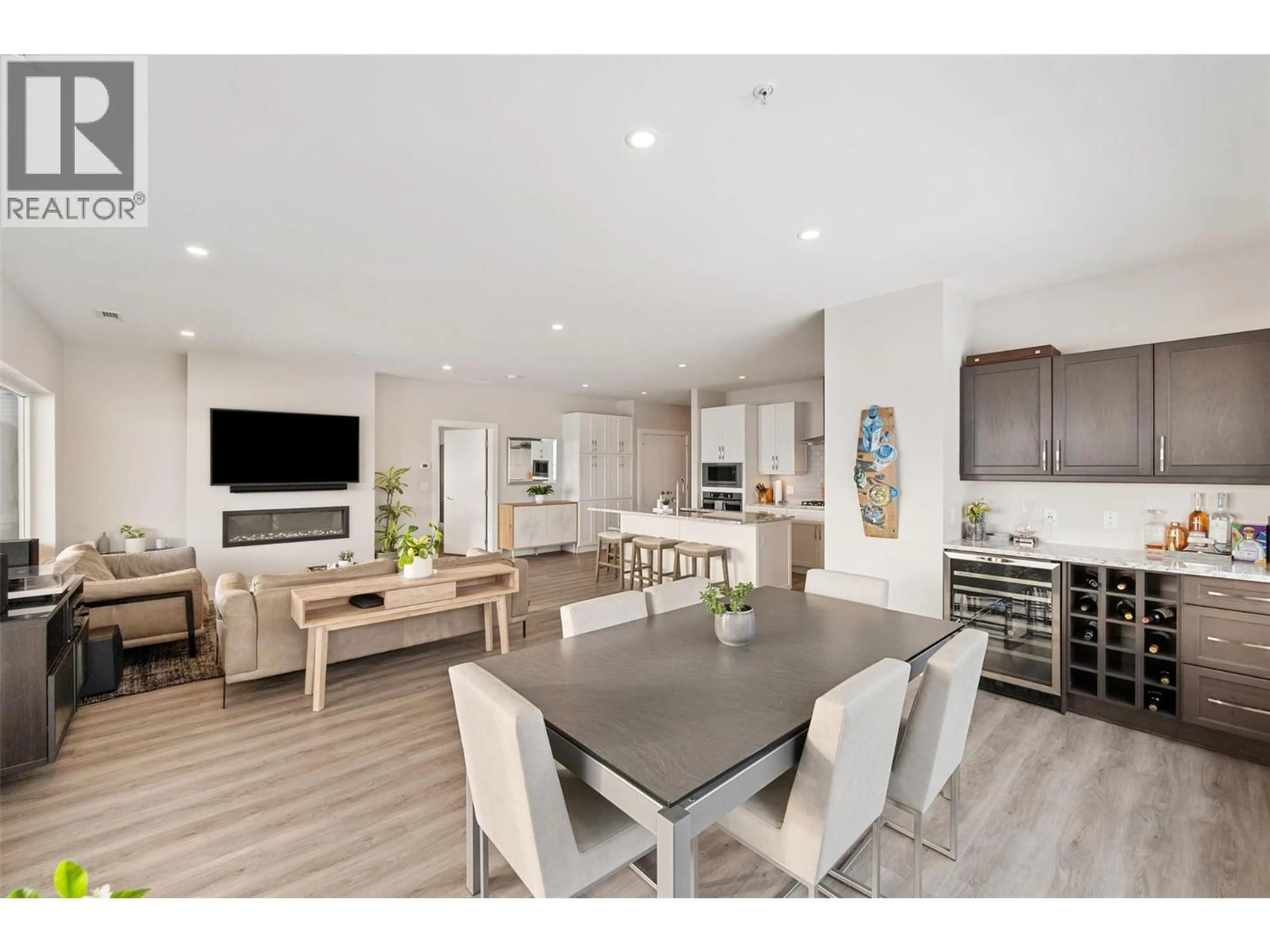Open concept kitchen, unknown for 421 - 400 VISTA PARK, Penticton British Columbia V2A0B2