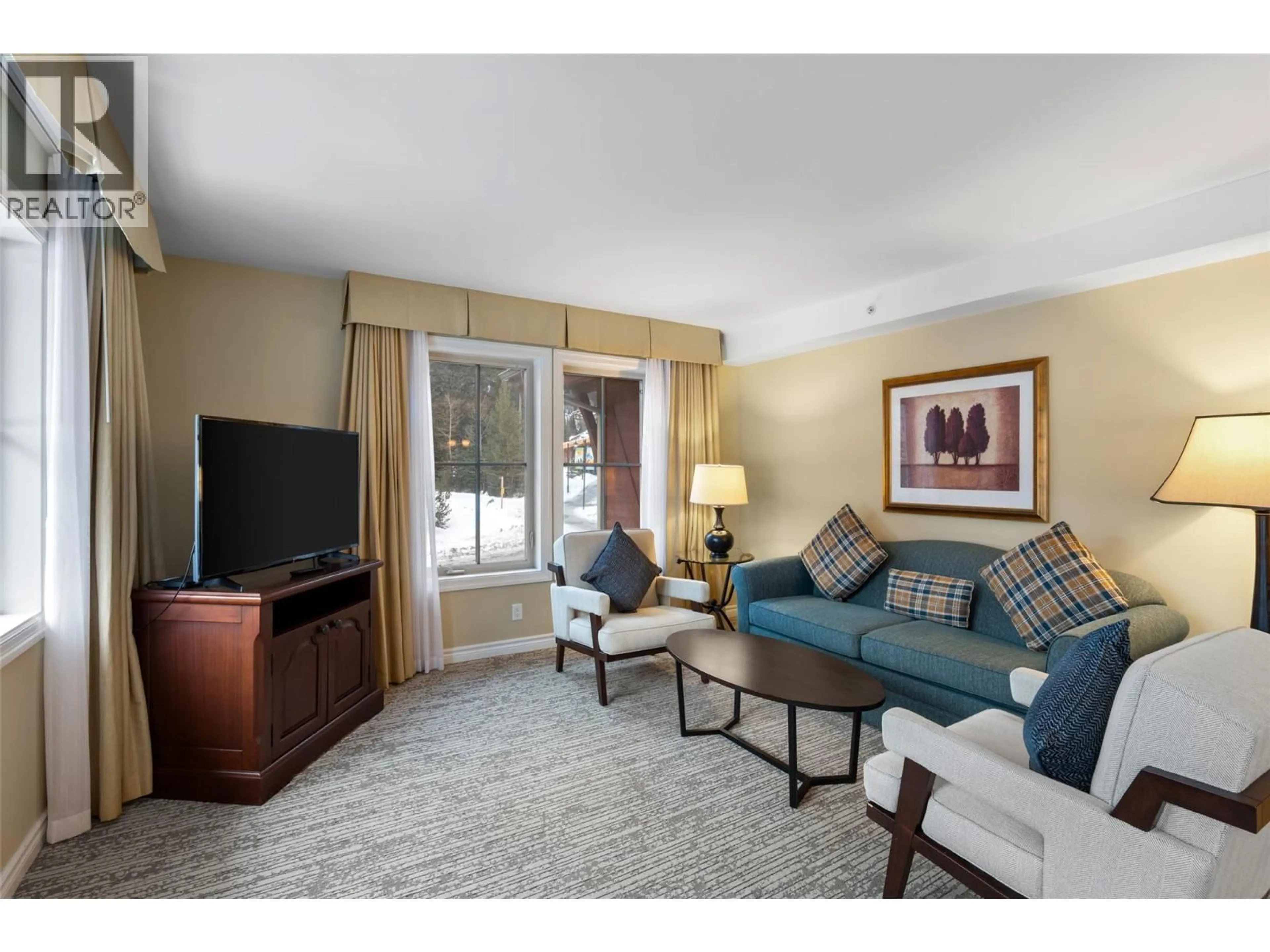 Living room with furniture, carpet floor for 1316A - 3250 VILLAGE WAY, Sun Peaks British Columbia V0E5N0