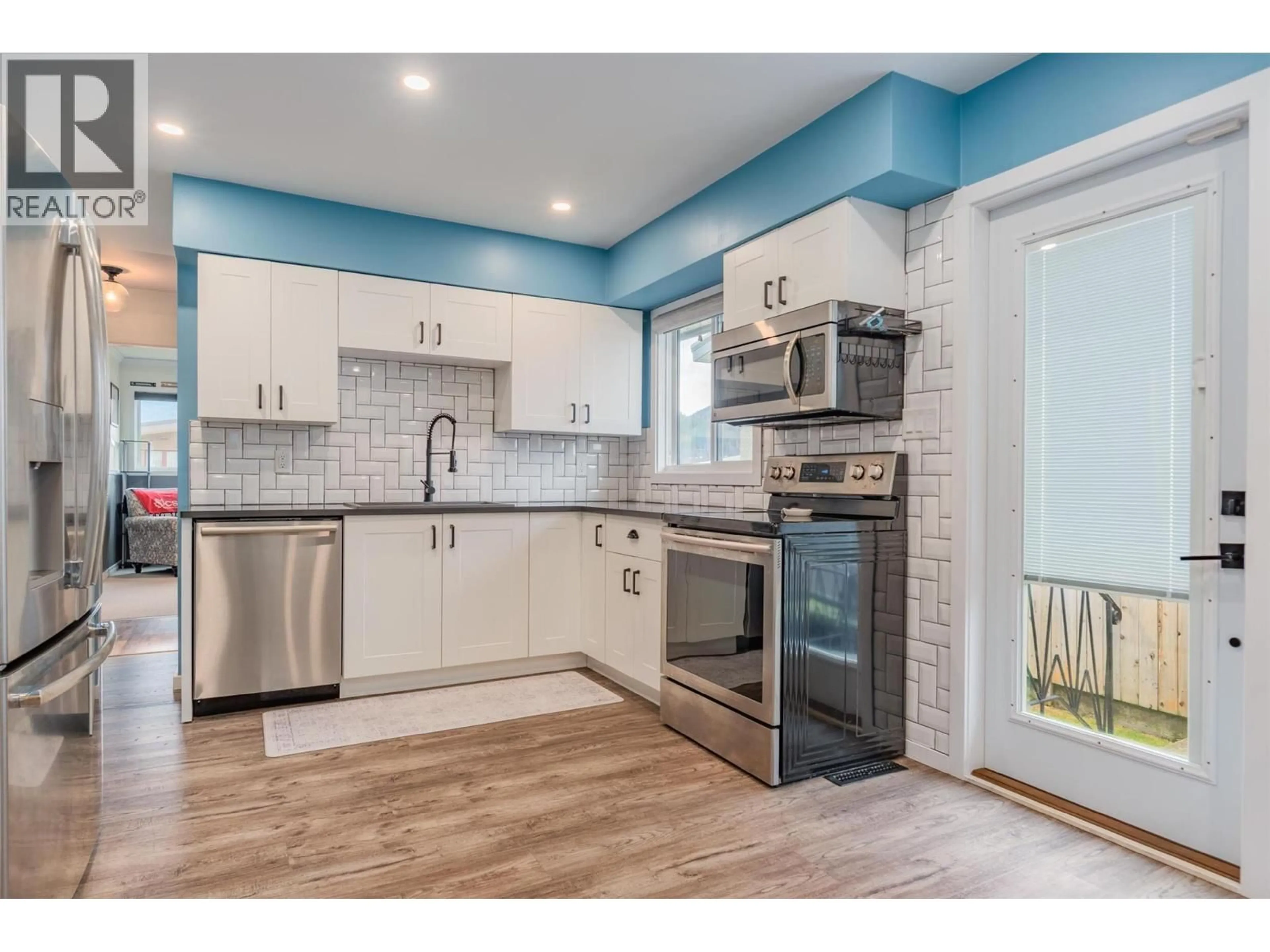 Open concept kitchen, unknown for 3690 CARNATION DRIVE, Trail British Columbia V1R2W6