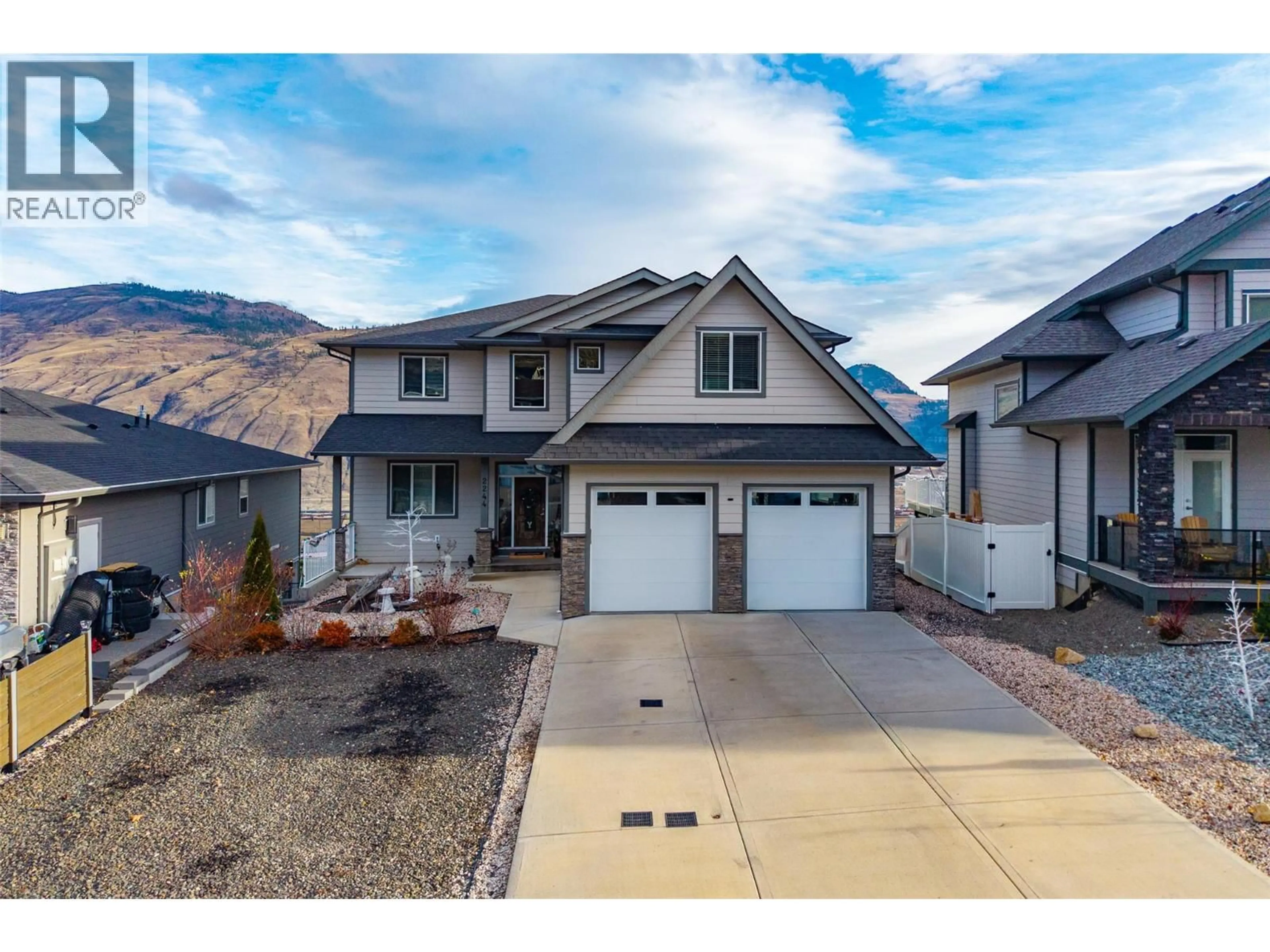Home with vinyl exterior material, mountain view for 2244 DOUBLETREE CRESCENT, Kamloops British Columbia V2B0G8