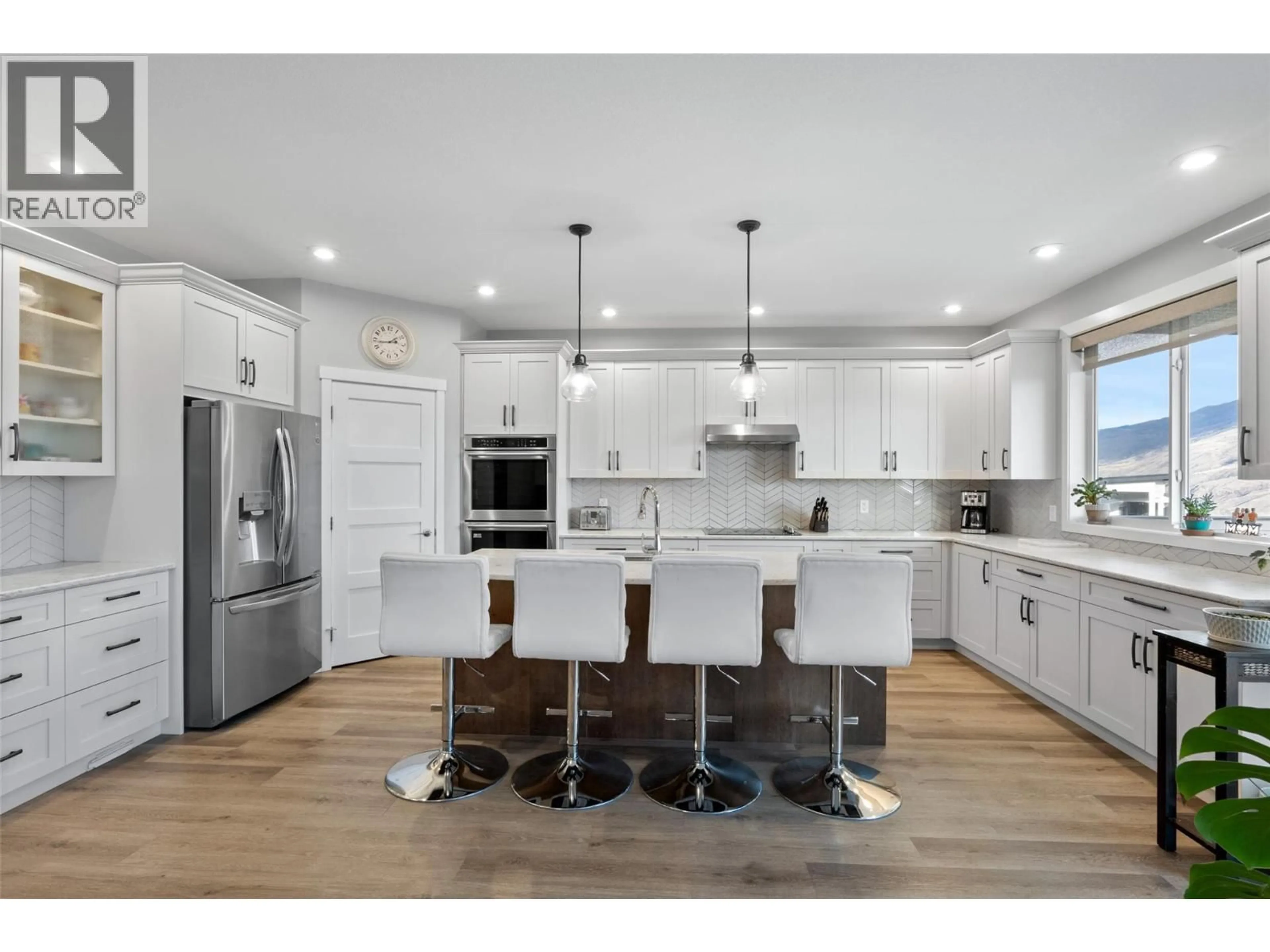 Open concept kitchen, unknown for 2244 DOUBLETREE CRESCENT, Kamloops British Columbia V2B0G8