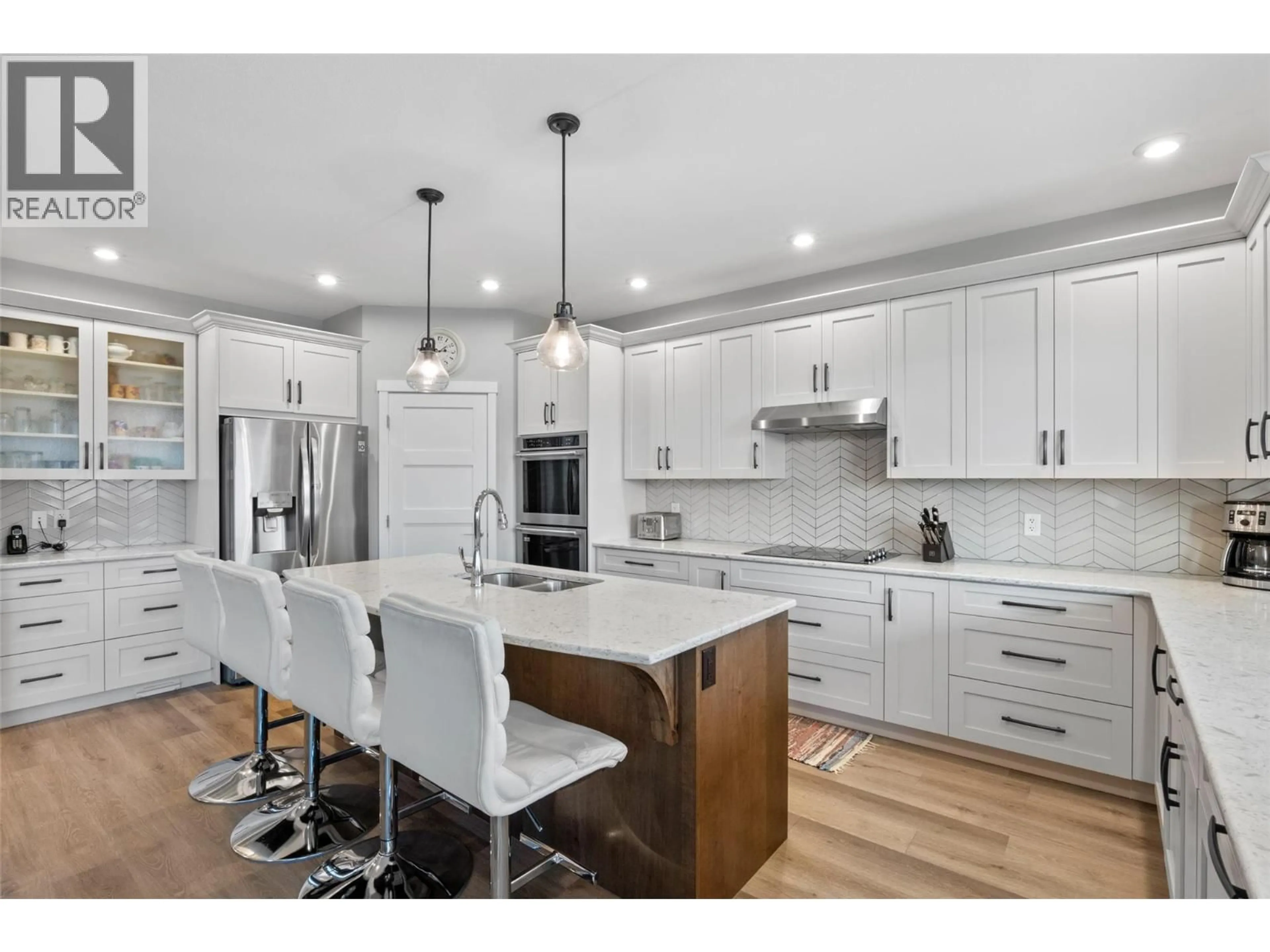 Open concept kitchen, unknown for 2244 DOUBLETREE CRESCENT, Kamloops British Columbia V2B0G8