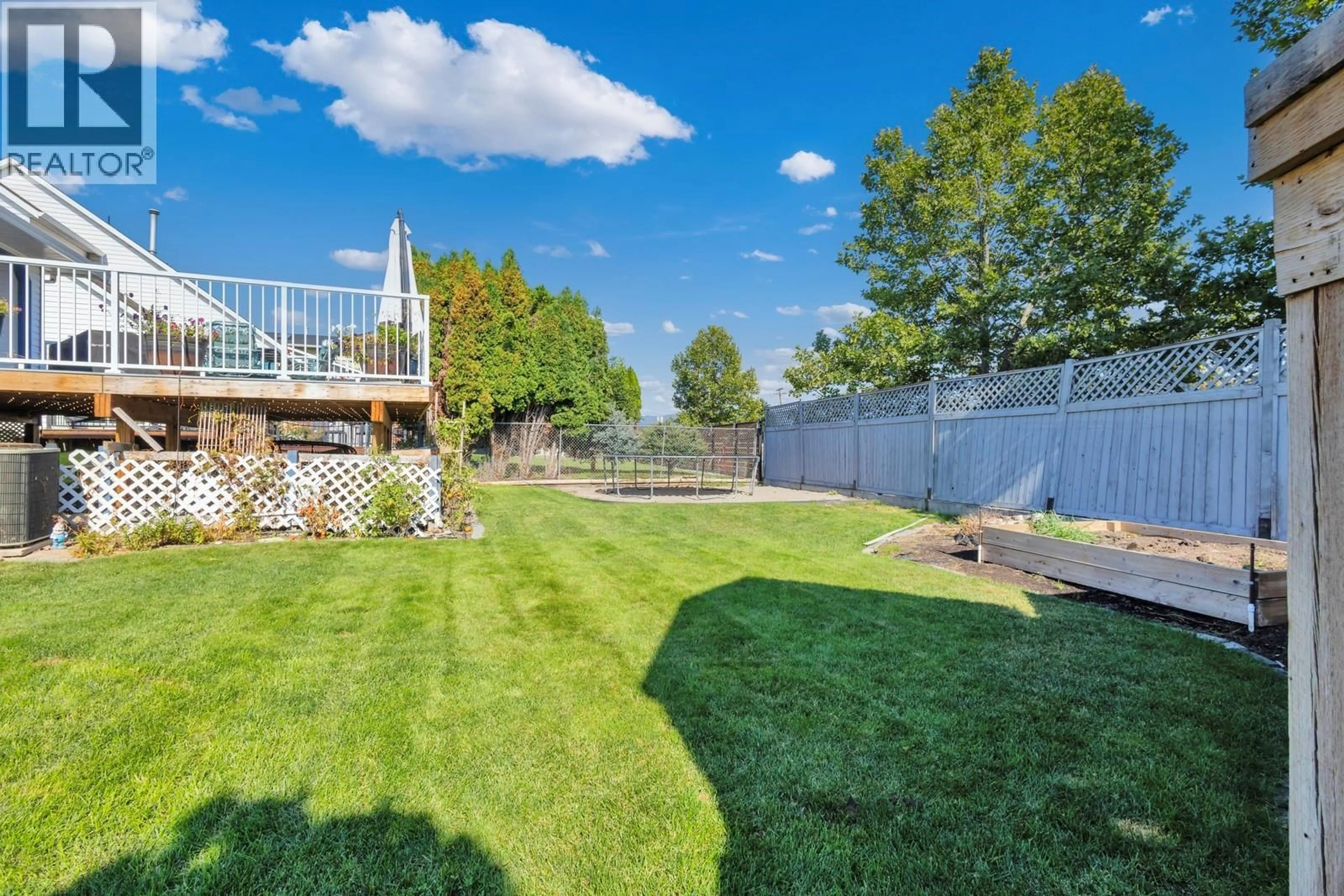 Patio, water/lake/river/ocean view for 325 MCTAVISH ROAD, Kelowna British Columbia V1V1P2