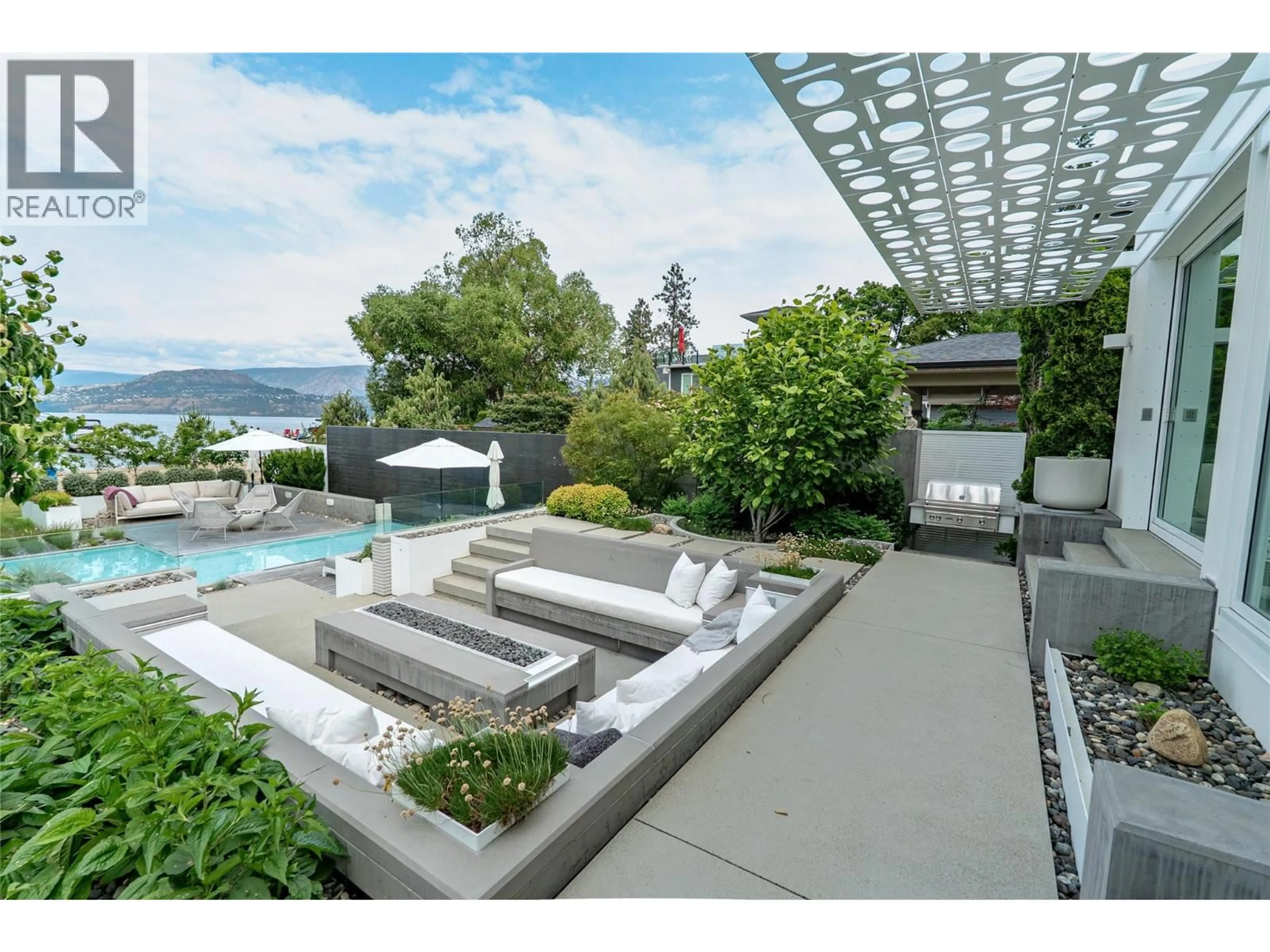 Patio, water/lake/river/ocean view for 4110 LAKESHORE ROAD, Kelowna British Columbia V1W1V6