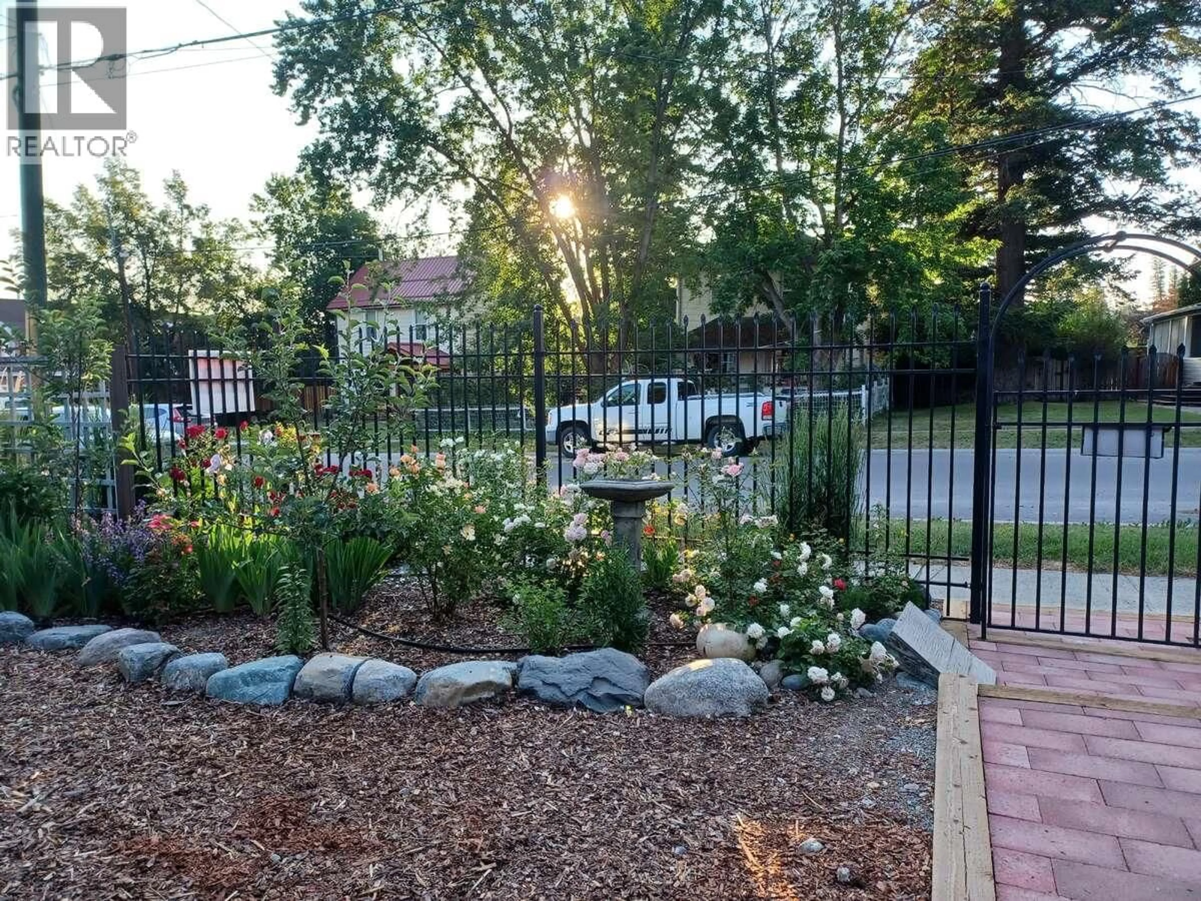 Patio, street for 215 13TH AVENUE SOUTH, Cranbrook British Columbia V1C2V7