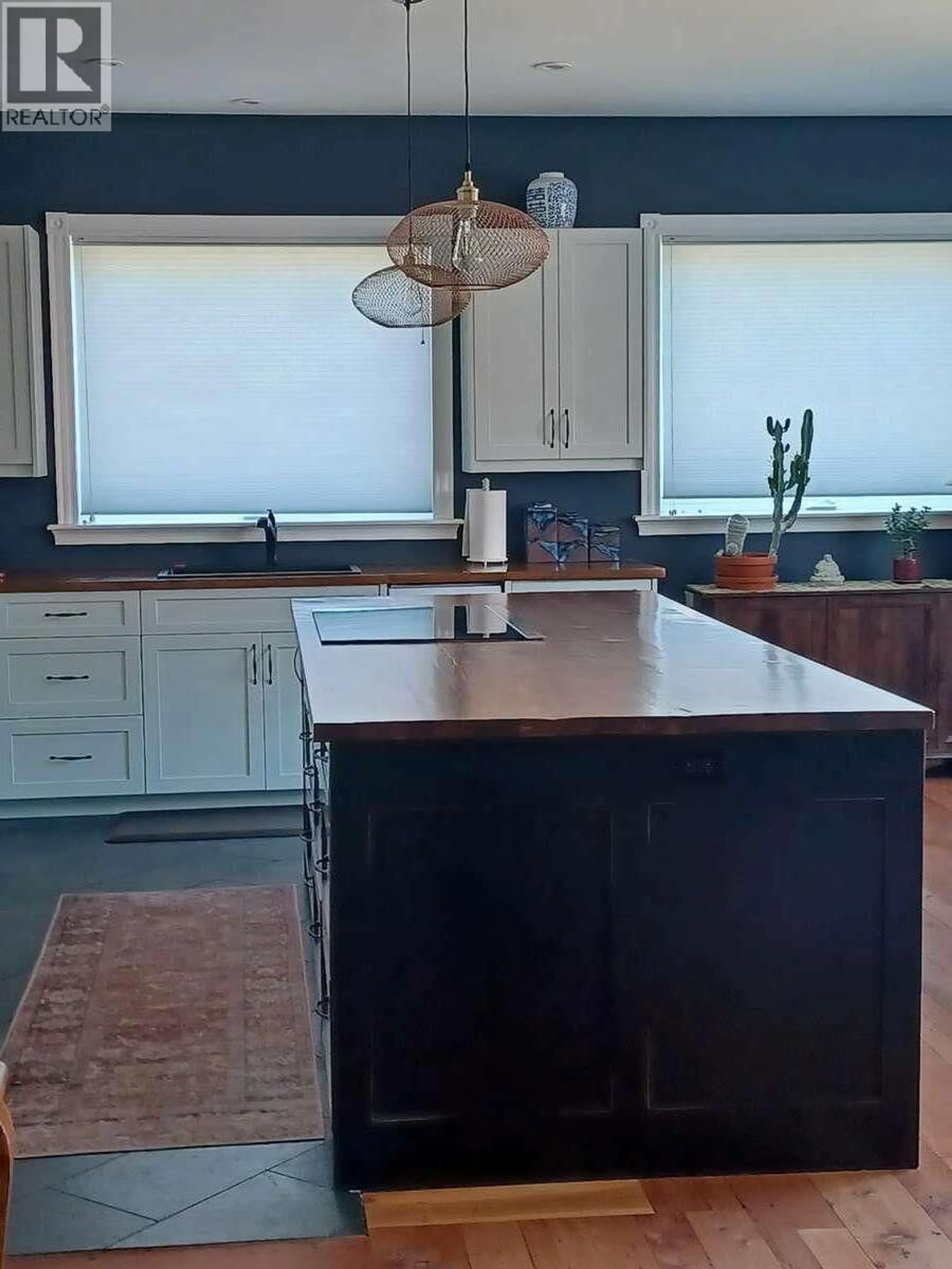 Open concept kitchen, unknown for 215 13TH AVENUE SOUTH, Cranbrook British Columbia V1C2V7