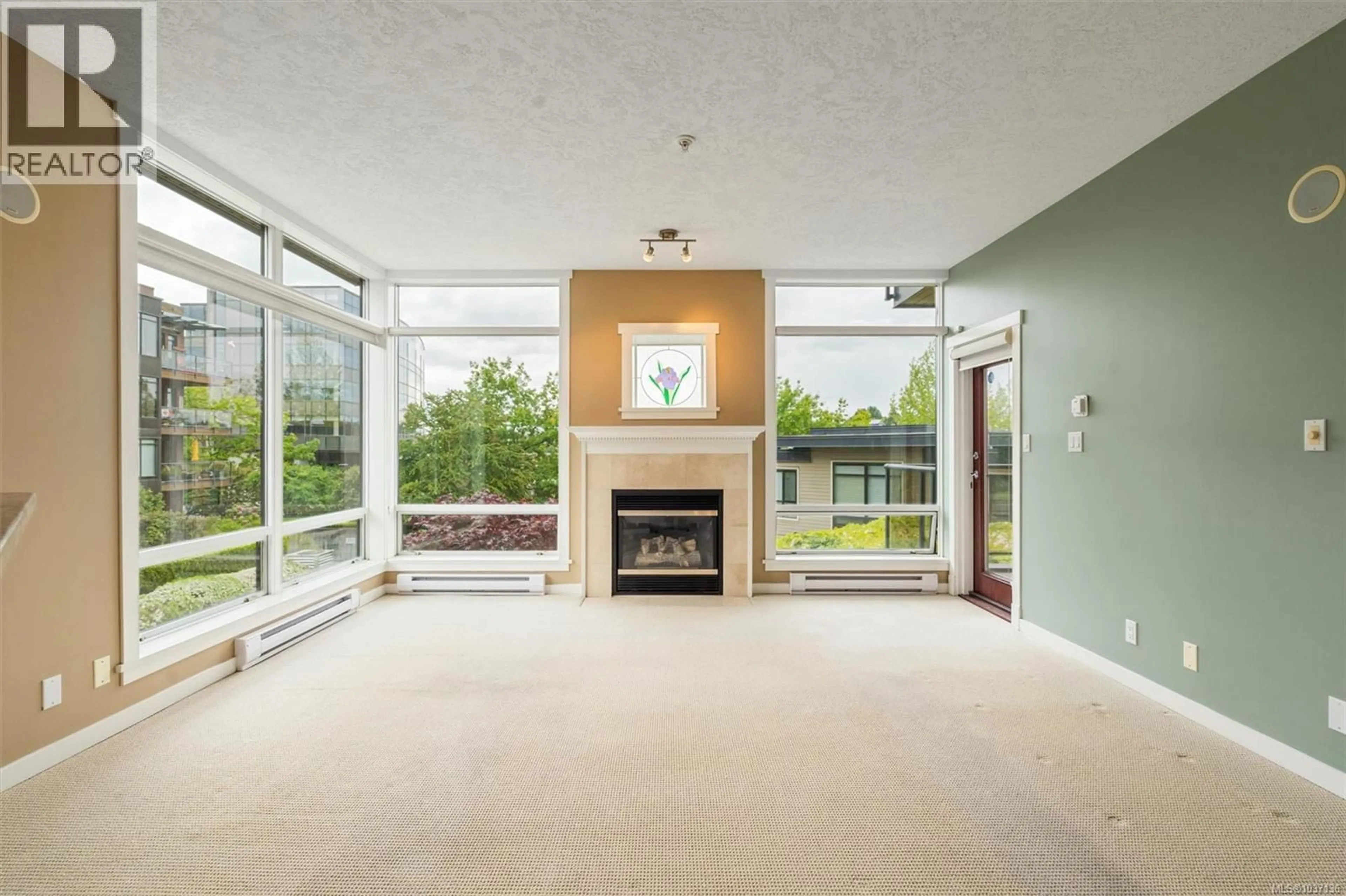 Indoor foyer for 207 - 330 WATERFRONT CRESCENT, Victoria British Columbia V8T5K3