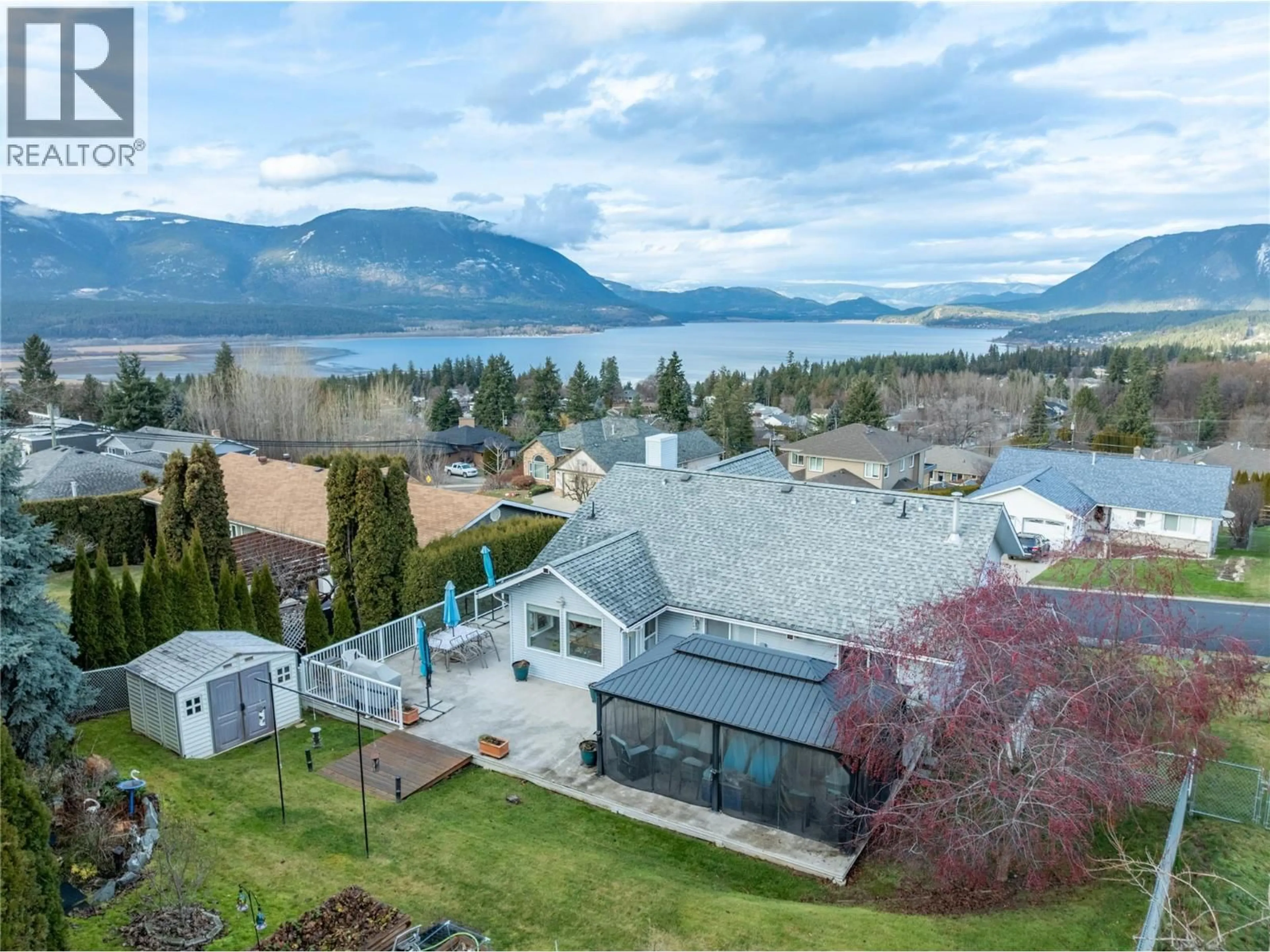 A pic from outside/outdoor area/front of a property/back of a property/a pic from drone, water/lake/river/ocean view for 2070 3 AVENUE SOUTHEAST, Salmon Arm British Columbia V1E1K1