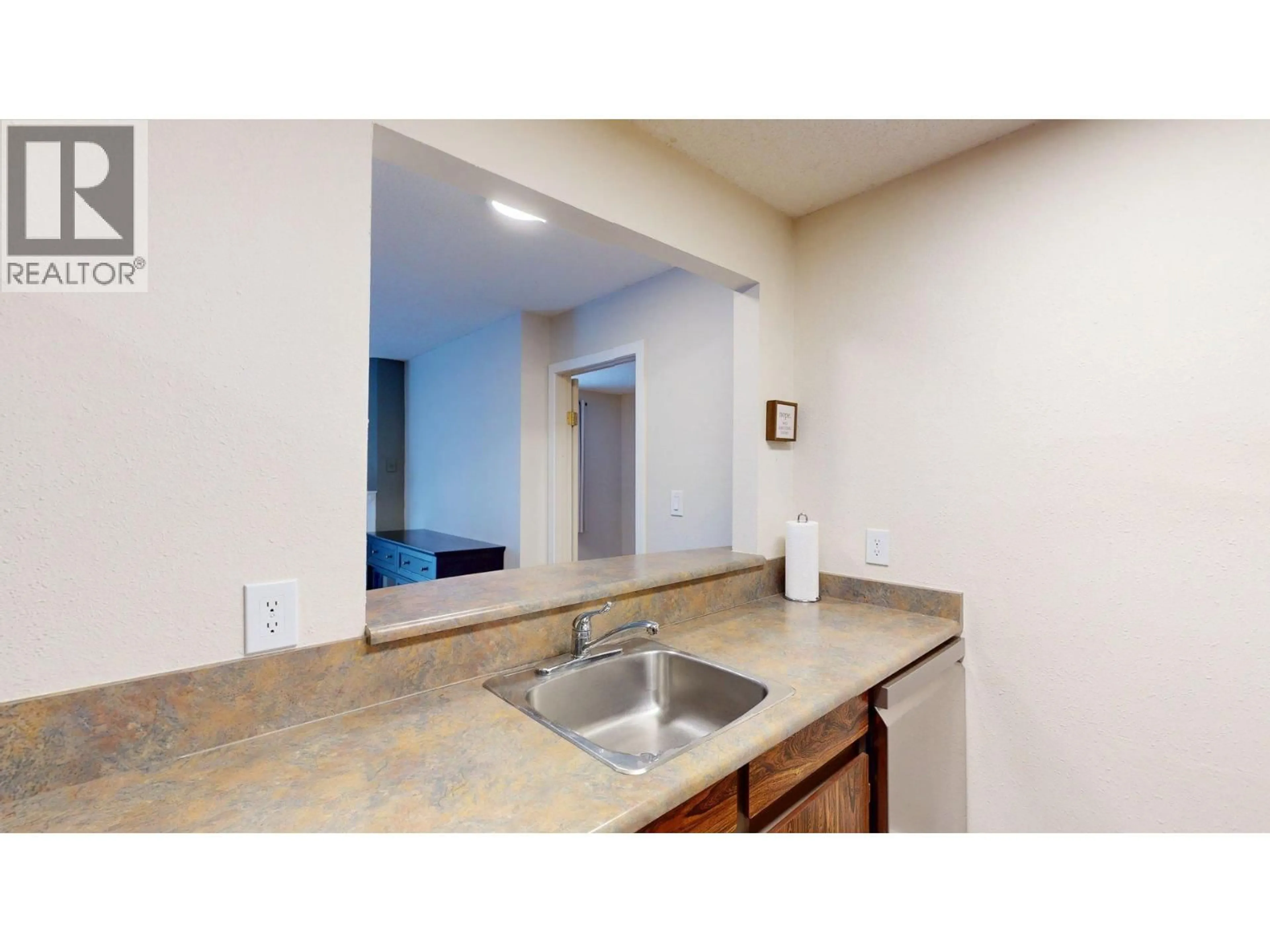 Standard kitchen, ceramic/tile floor for 302B - 1802 ALPINE DRIVE, Elkford British Columbia V0B1H0