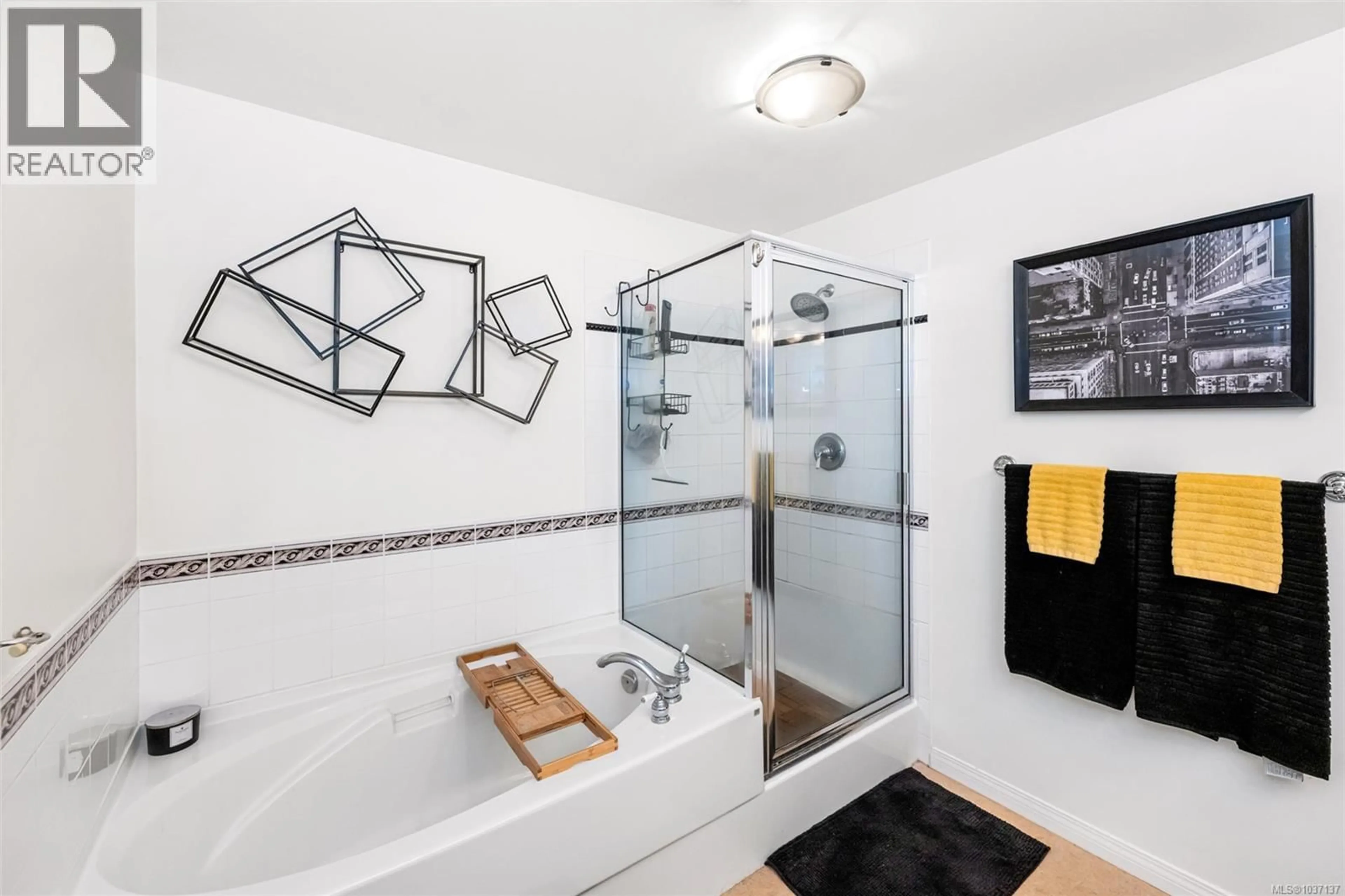 Contemporary bathroom, ceramic/tile floor for 109 - 380 WATERFRONT CRESCENT, Victoria British Columbia V8T5K3