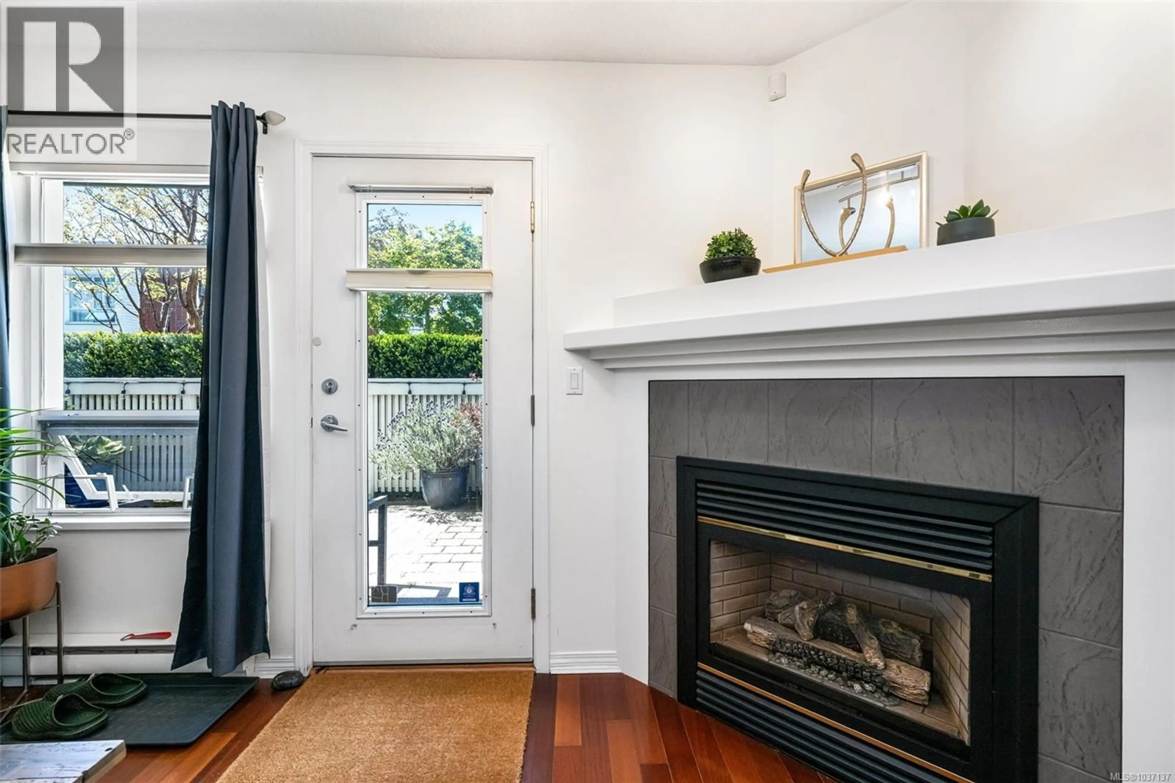Indoor entryway for 109 - 380 WATERFRONT CRESCENT, Victoria British Columbia V8T5K3