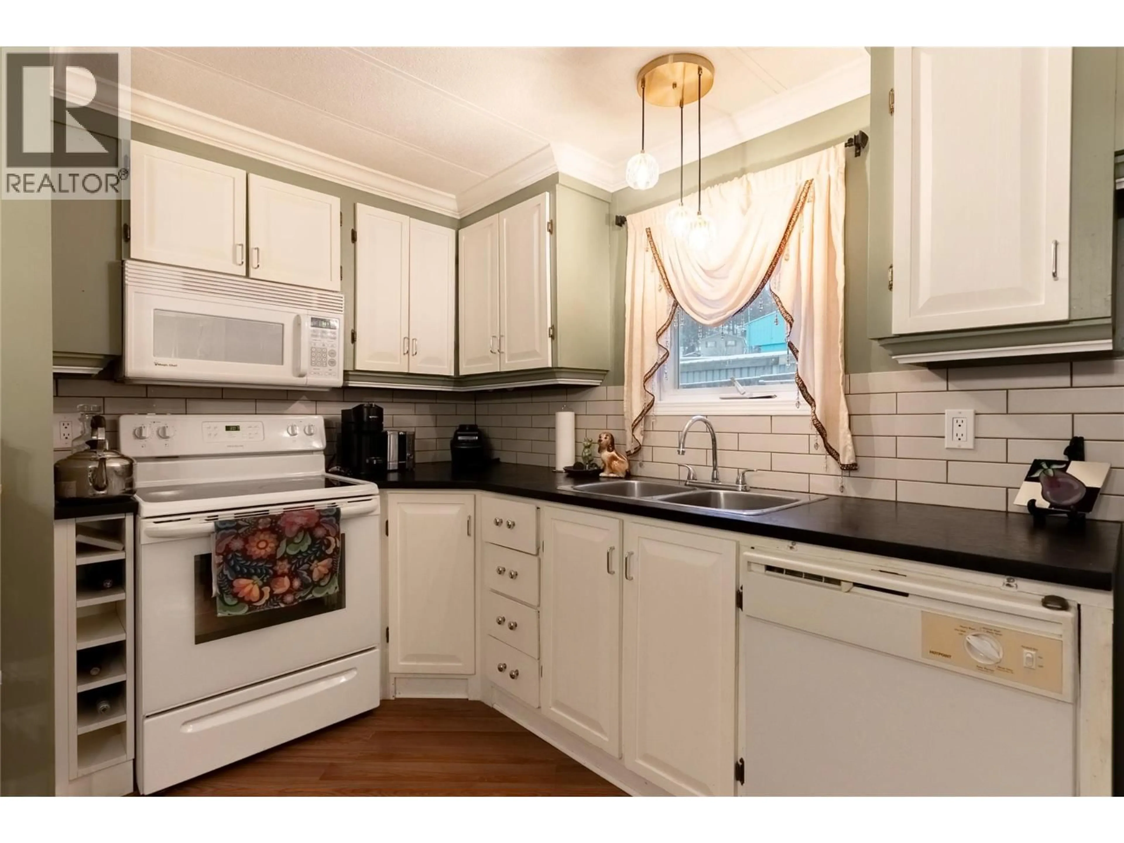 Standard kitchen, unknown for 2 TOPAZ CRESCENT, Logan Lake British Columbia V0K1W0