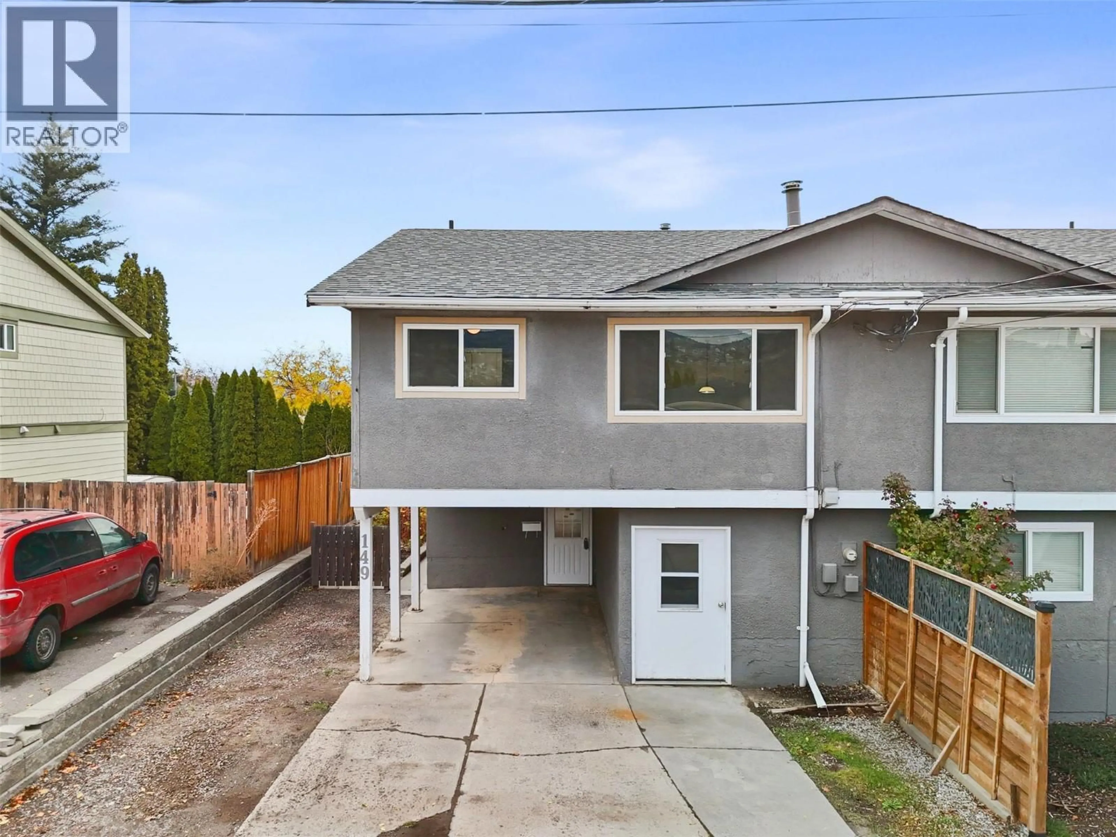 A pic from outside/outdoor area/front of a property/back of a property/a pic from drone, street for 149 FORT AVENUE, Kamloops British Columbia V2B1H2