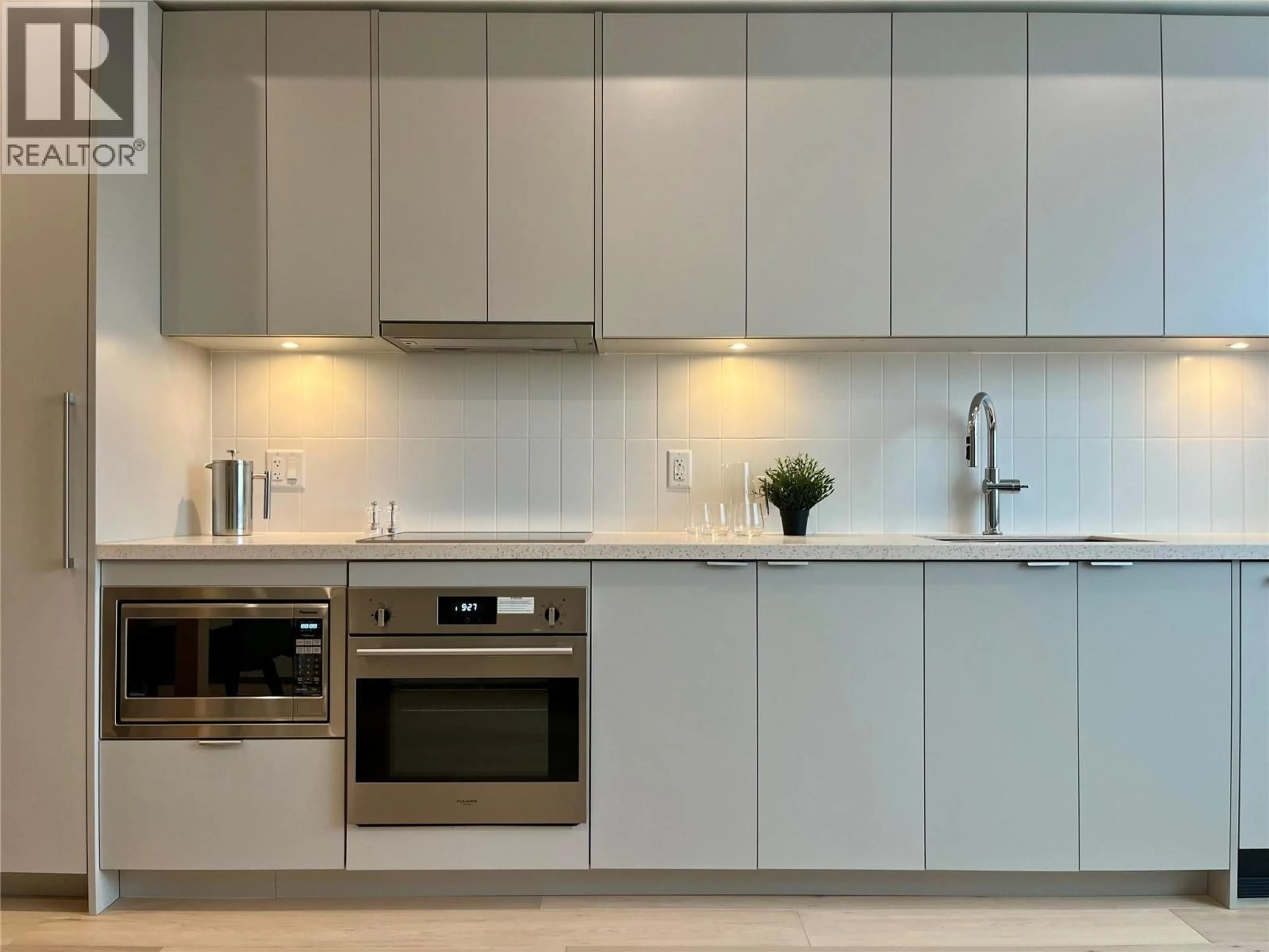 Standard kitchen, unknown for 223 - 4280 RED MOUNTAIN ROAD, Rossland British Columbia V0G1Y0