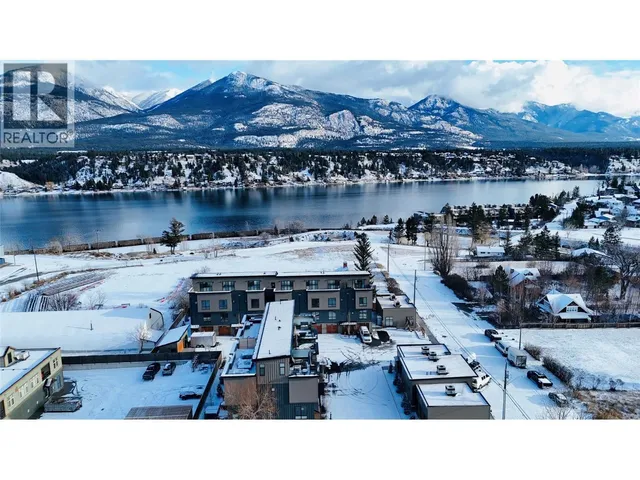 406 - 510 14TH STREET, Invermere 2