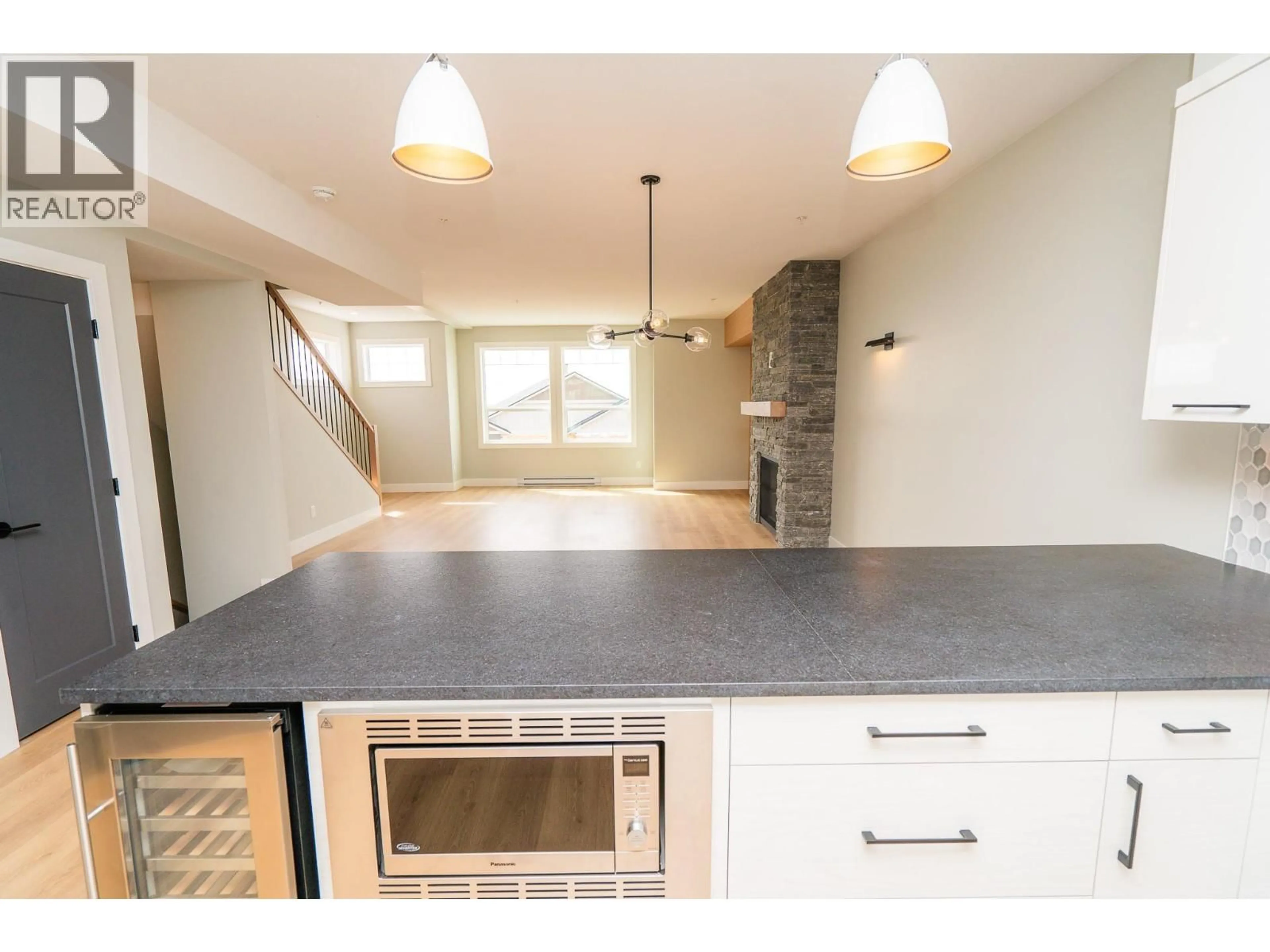 Open concept kitchen, unknown for 270A GRIZZLY RIDGE TRAIL, Big White British Columbia V1P1P4