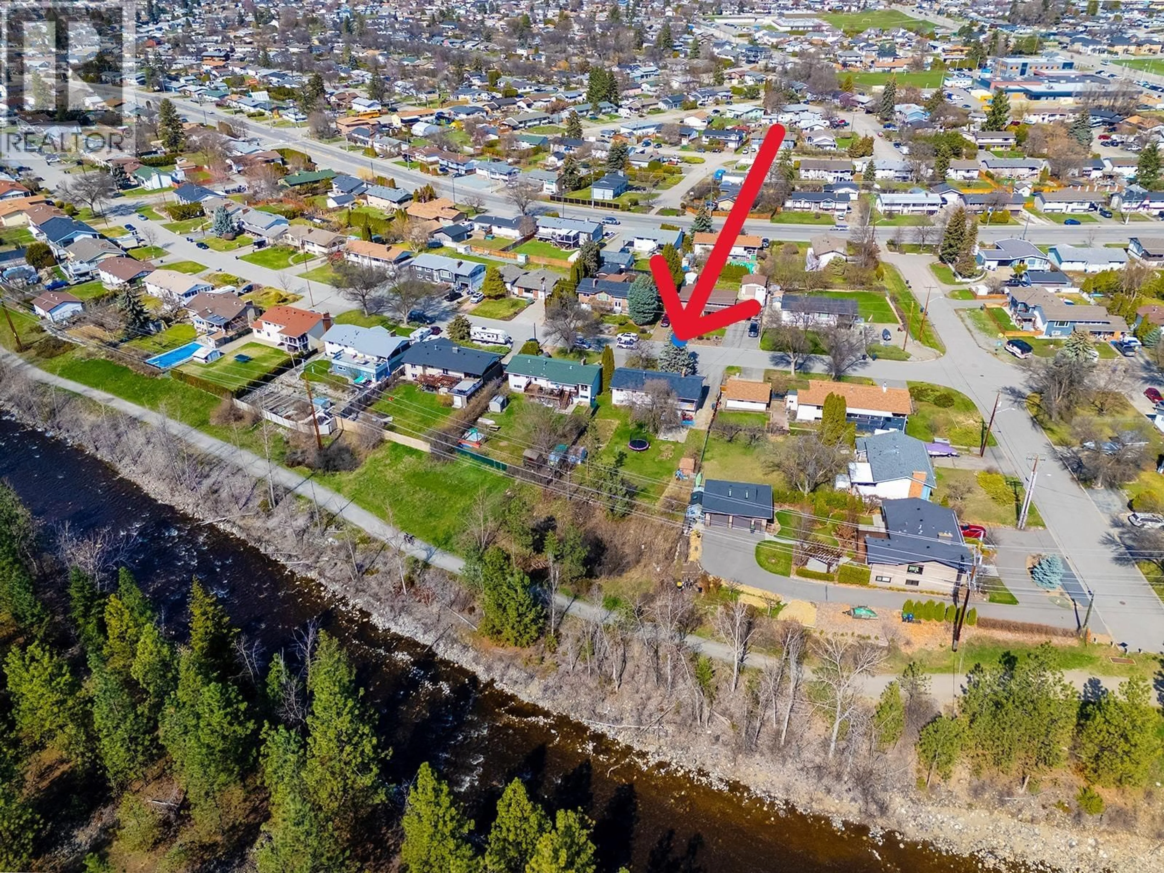 A pic from outside/outdoor area/front of a property/back of a property/a pic from drone, water/lake/river/ocean view for 811 TAMARACK DRIVE, Kelowna British Columbia V1X1E3