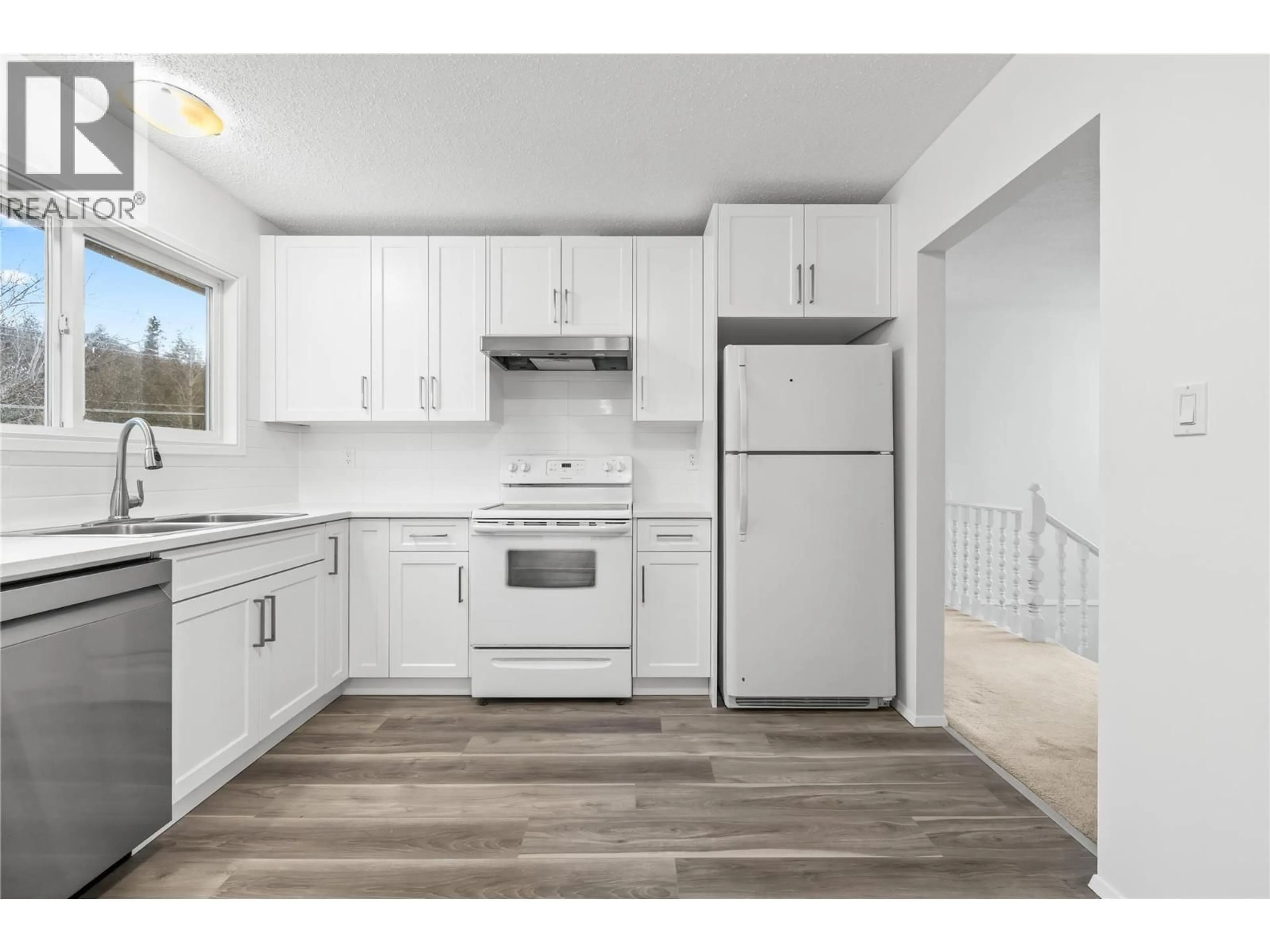 Standard kitchen, unknown for 811 TAMARACK DRIVE, Kelowna British Columbia V1X1E3