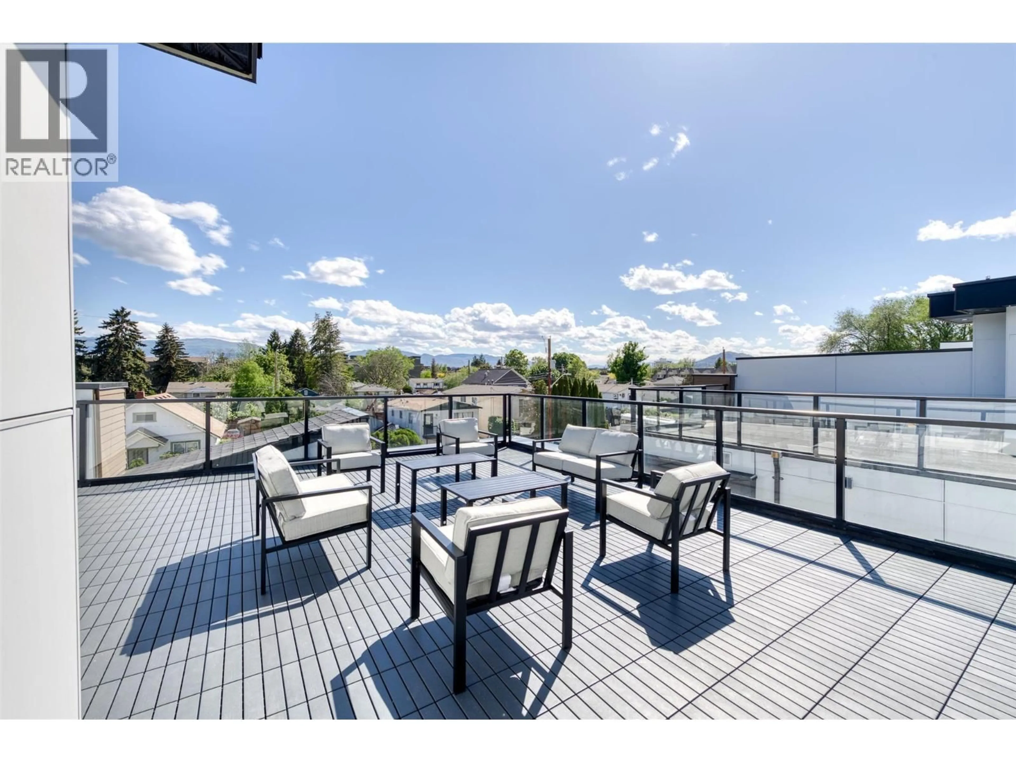 Patio, mountain view for 4 - 1034 MARTIN AVENUE, Kelowna British Columbia V1Y6V5