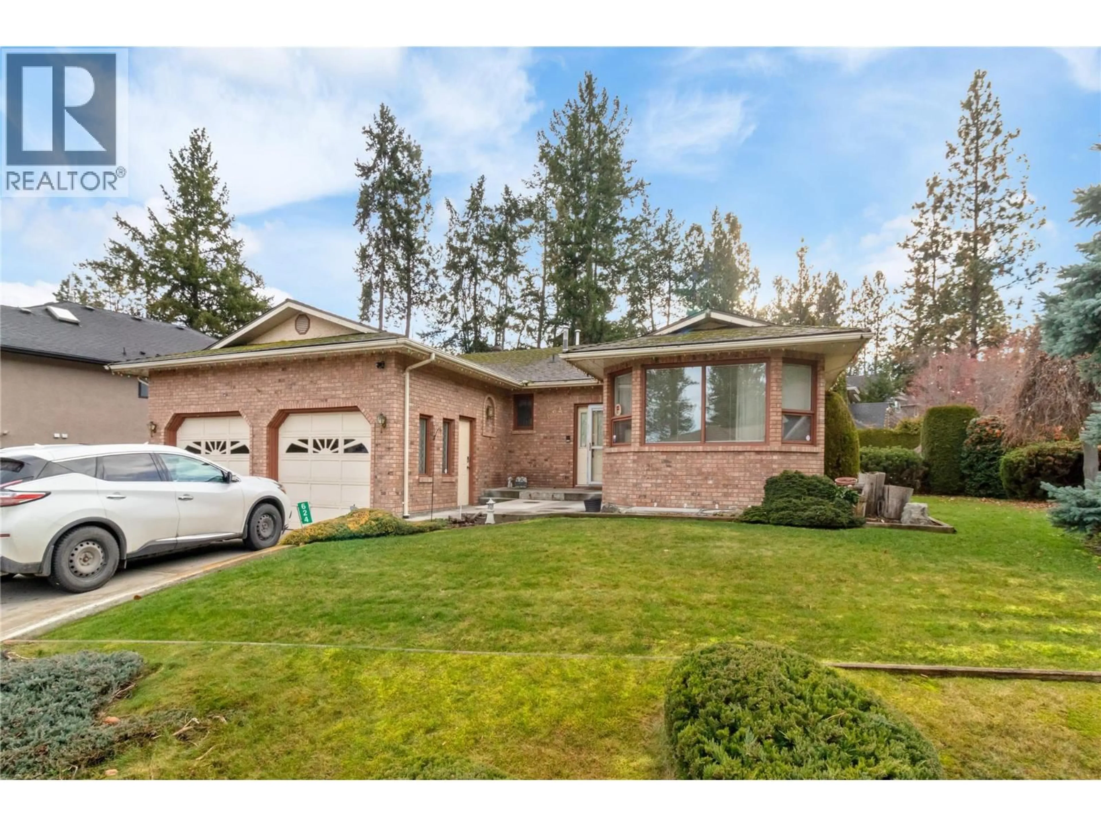 Home with brick exterior material, street for 624 CASSIAR CRESCENT, Kelowna British Columbia V1V1M8