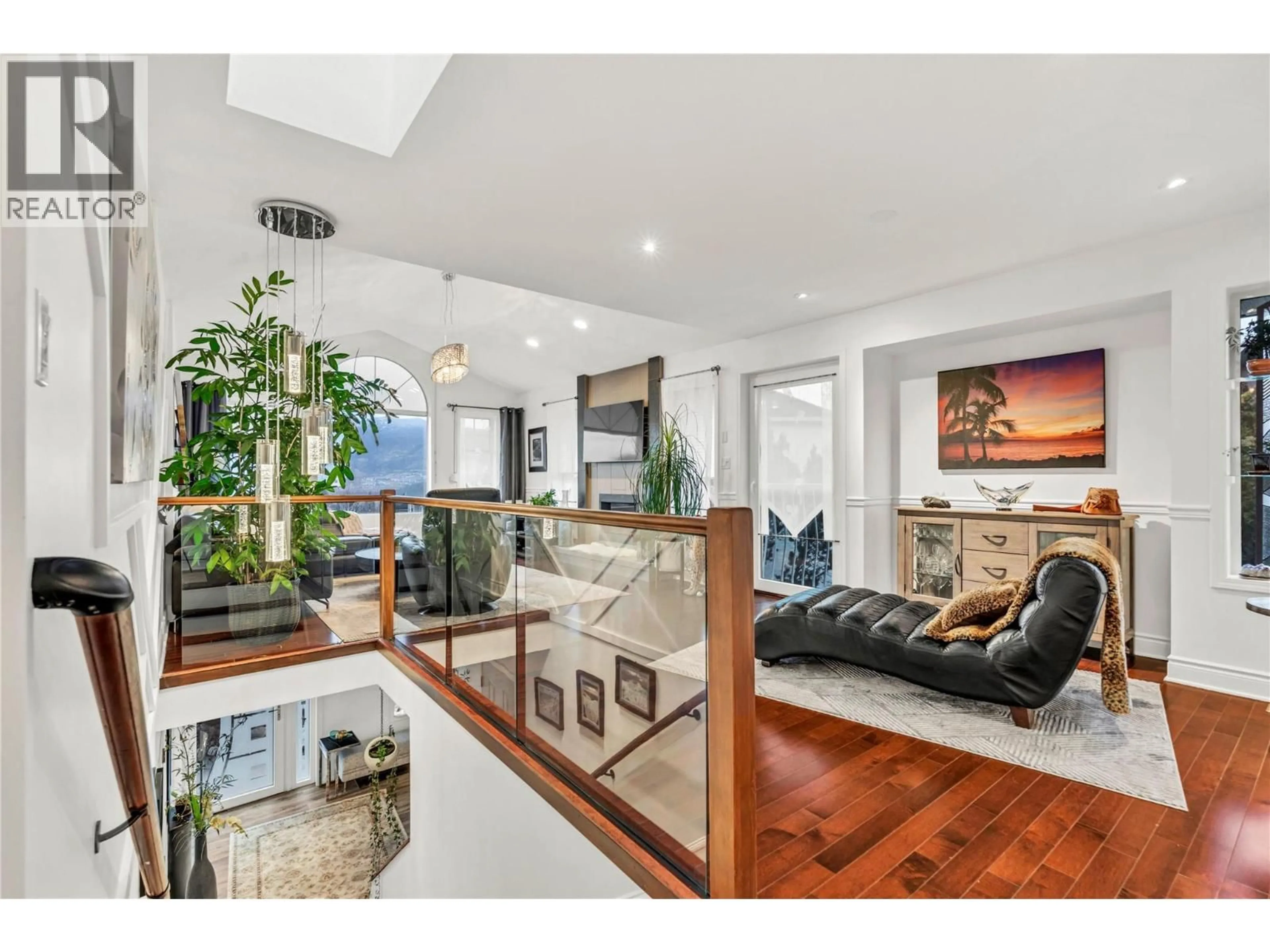Living room with furniture, wood/laminate floor for 156 STEVENS COURT, Penticton British Columbia V2A8A3