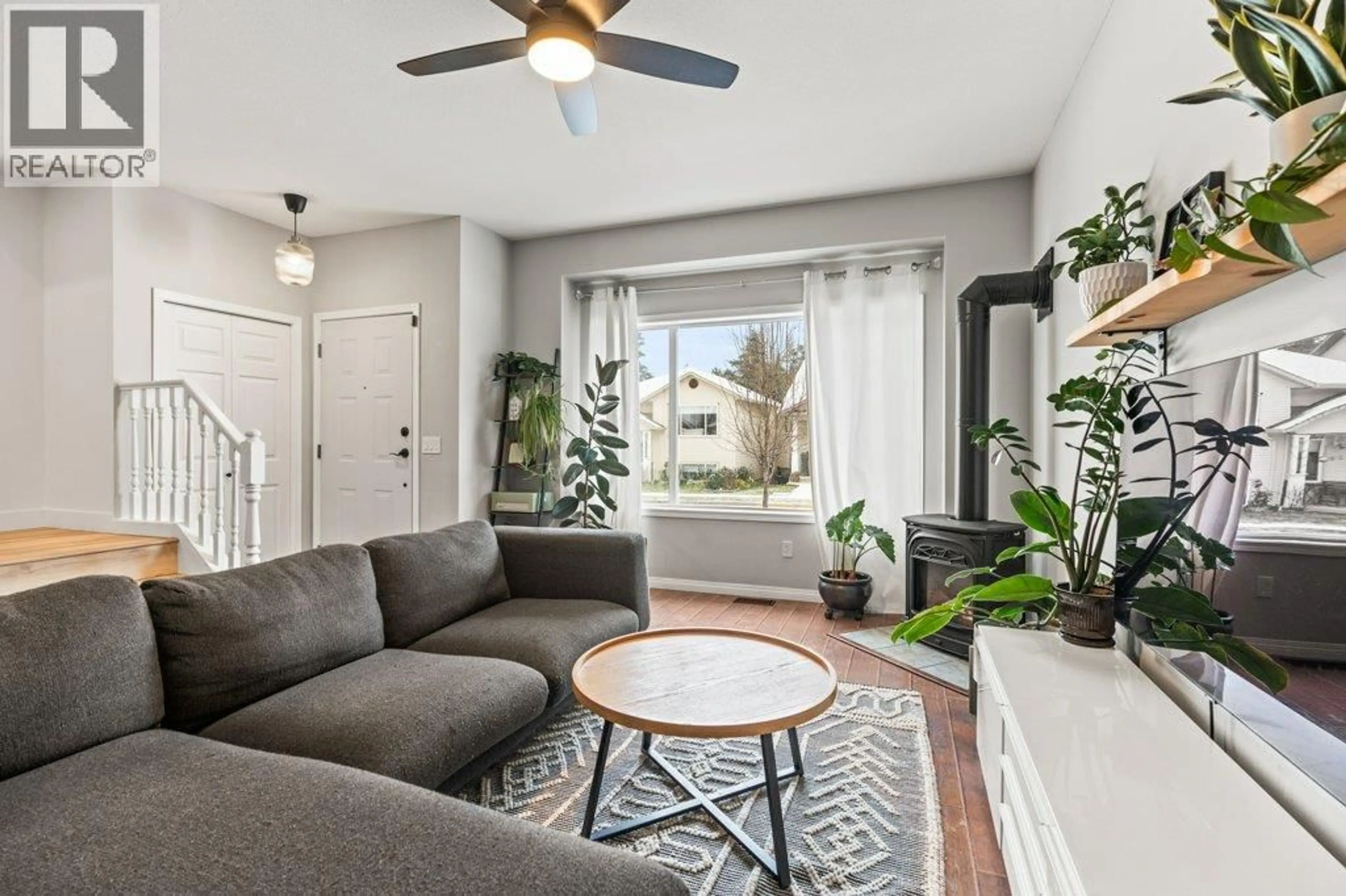 Living room with furniture, unknown for 16 - 2210 HORIZON DRIVE, West Kelowna British Columbia V1Z3L4