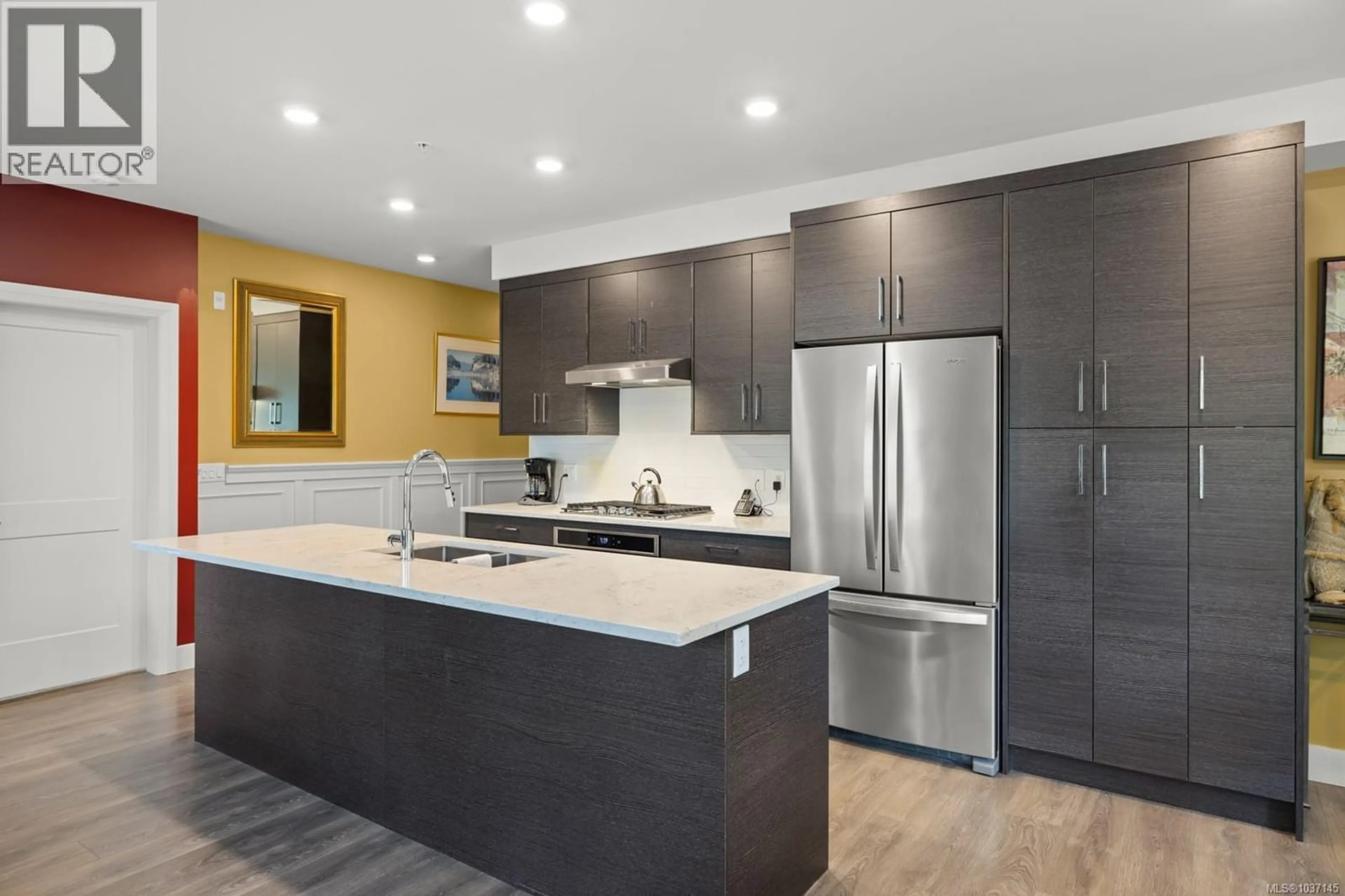 Unknown for 104 - 741 TRAVINO LANE, Saanich British Columbia V8Z0G3