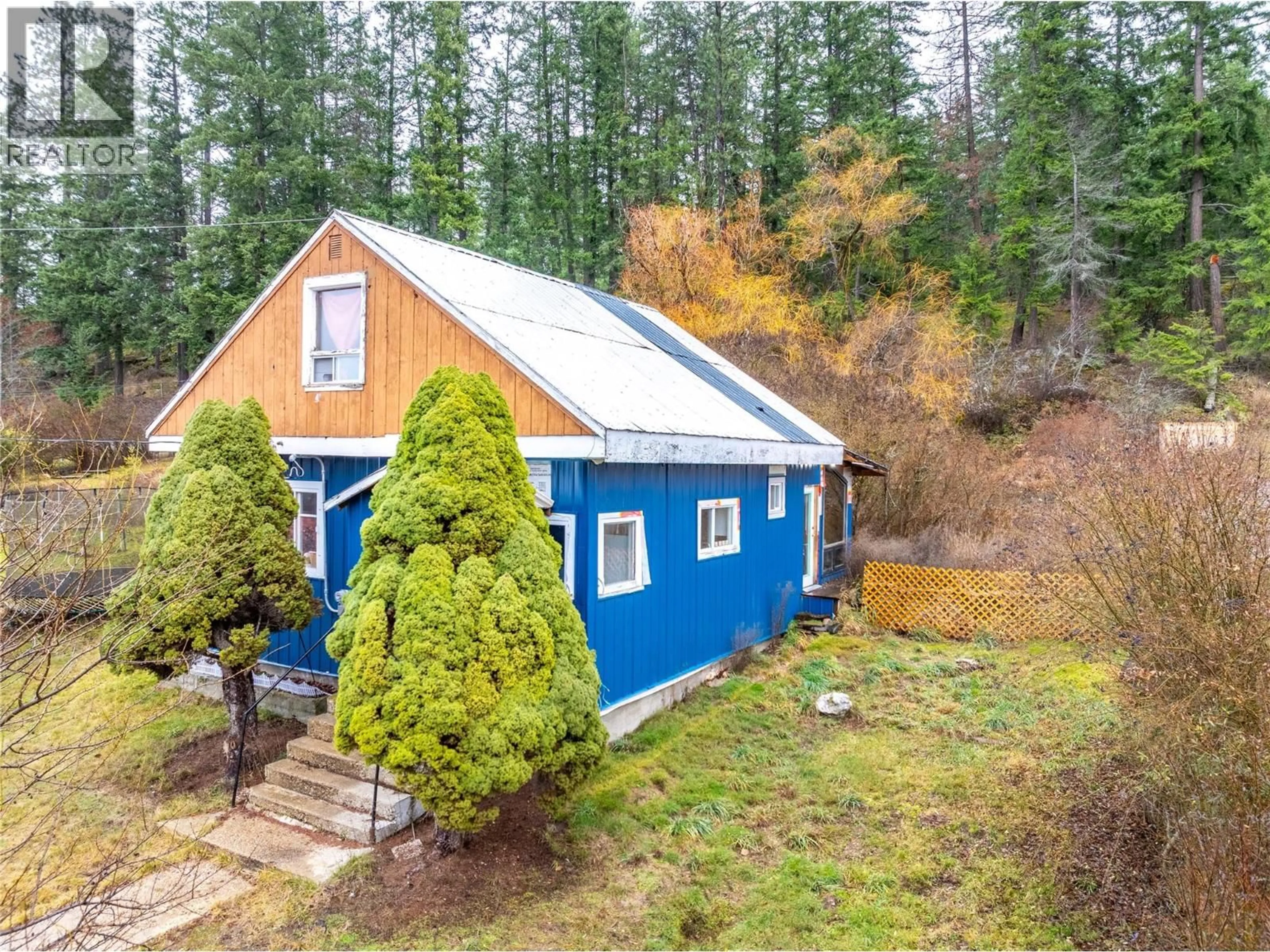 A pic from outside/outdoor area/front of a property/back of a property/a pic from drone, unknown for 1412 AINSWORTH AVENUE, Riondel British Columbia V0B2B0