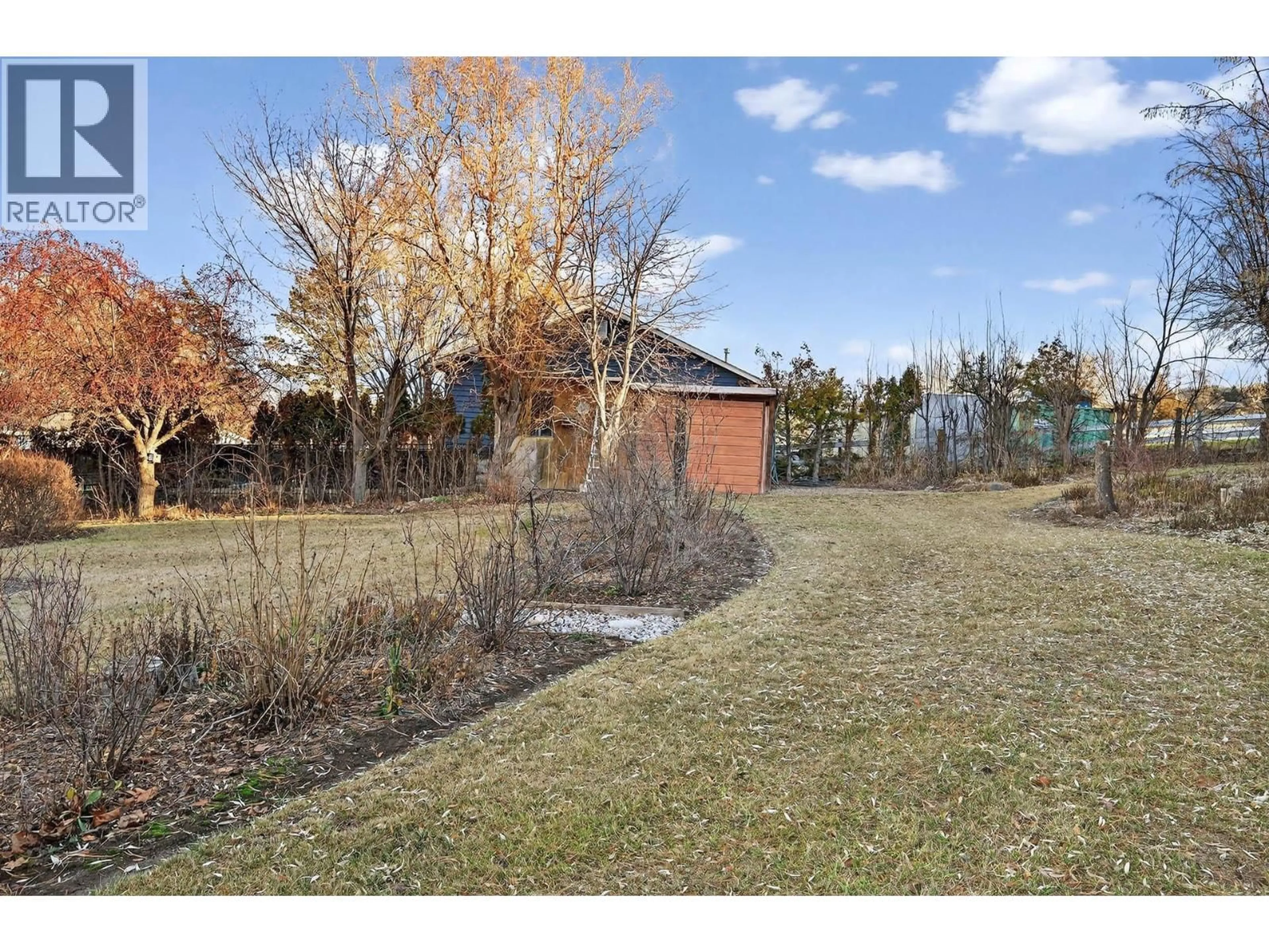 A pic from outside/outdoor area/front of a property/back of a property/a pic from drone, unknown for 6105 MEADOWLAND CRESCENT NORTH, Kamloops British Columbia V2C5J1