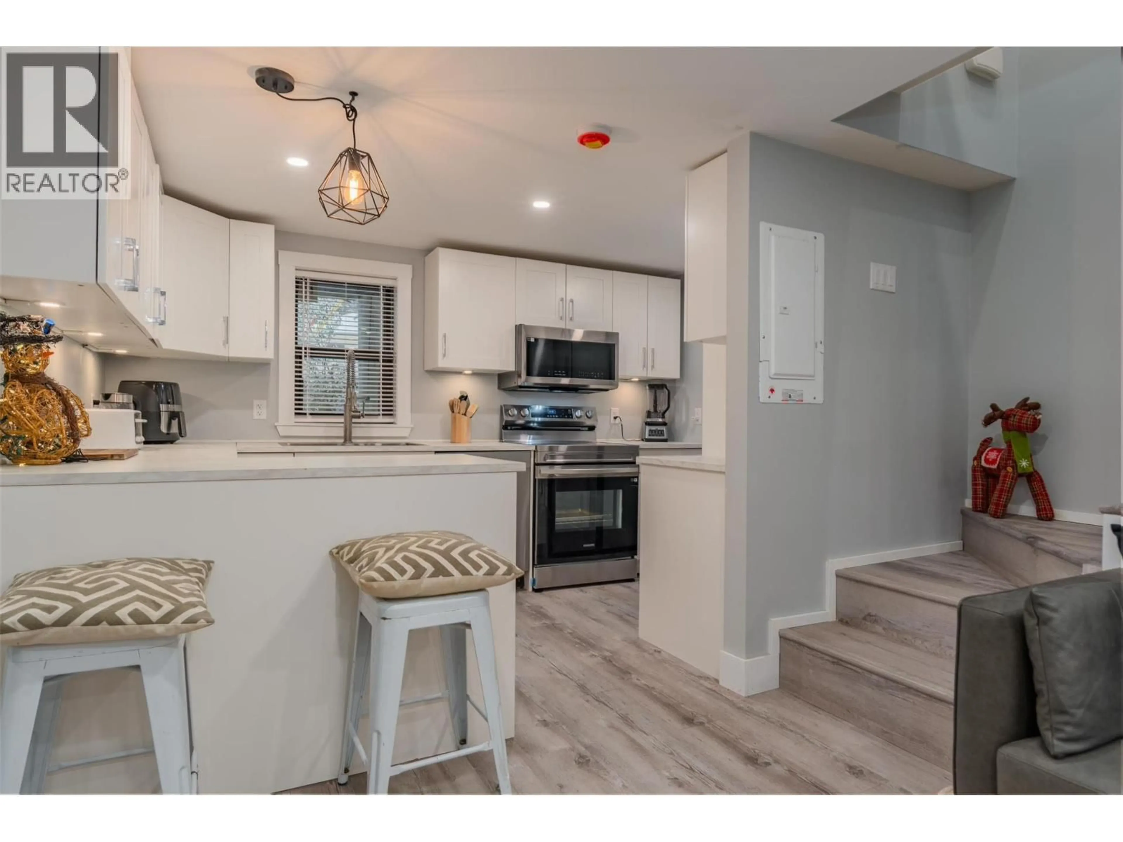 Open concept kitchen, unknown for 621 TURNER STREET, Warfield British Columbia V1R2P8