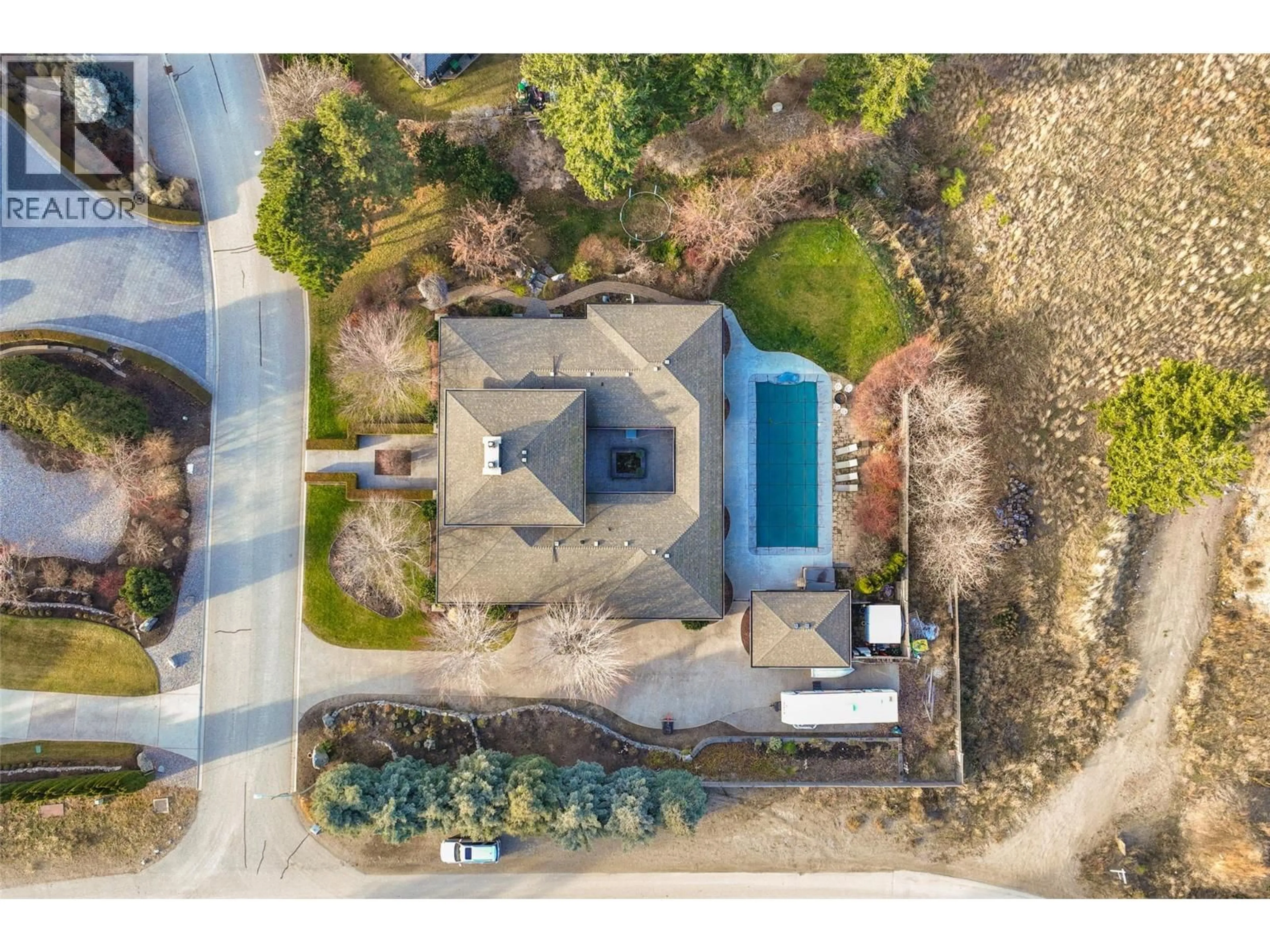 A pic from outside/outdoor area/front of a property/back of a property/a pic from drone, unknown for 80 - 10726 NIGHTHAWK ROAD, Lake Country British Columbia V4V2K7