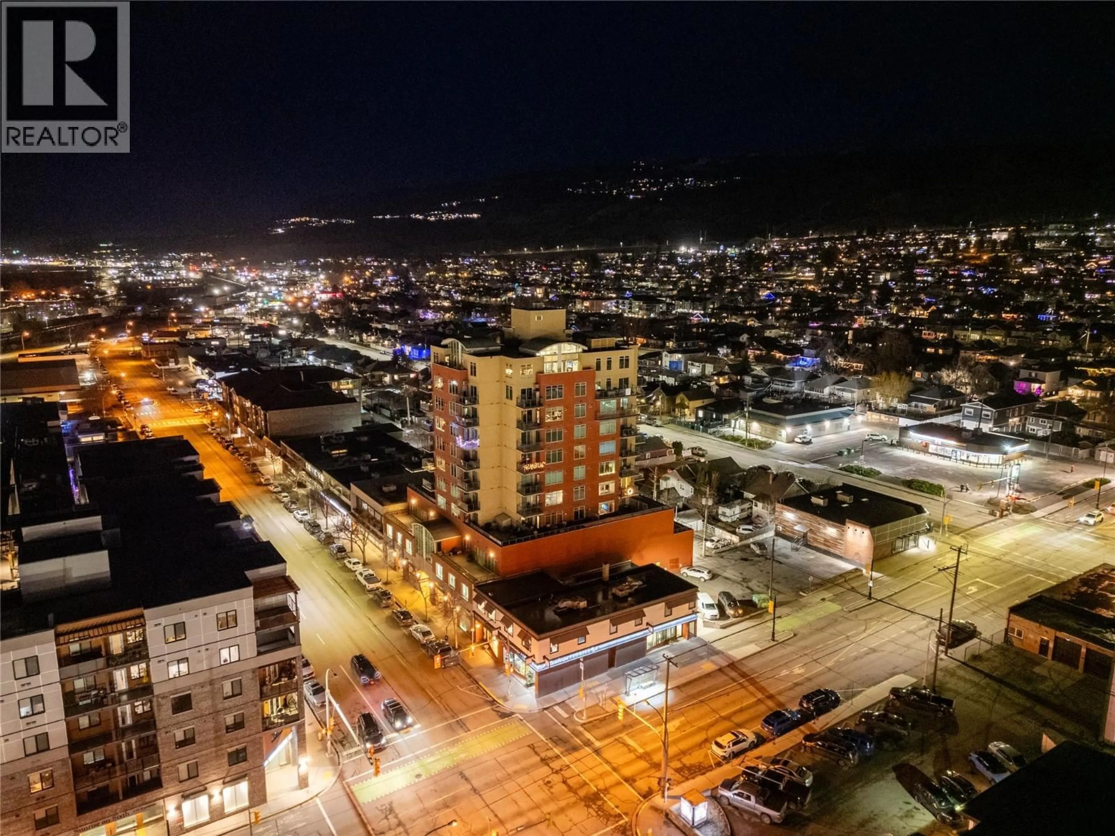 A pic from outside/outdoor area/front of a property/back of a property/a pic from drone, city buildings view from balcony for 608 - 619 VICTORIA STREET, Kamloops British Columbia V2C6W7