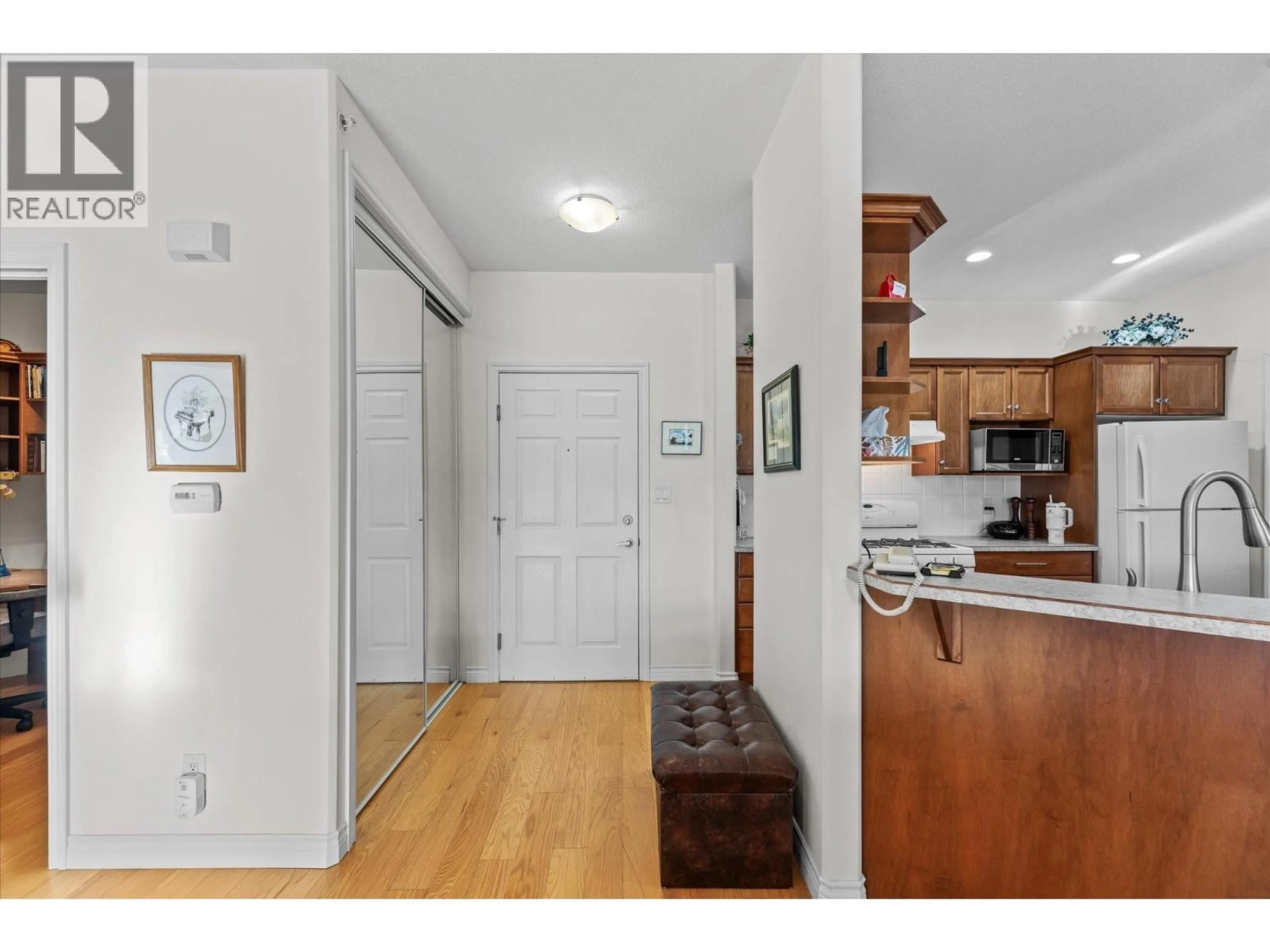 Indoor entryway for 408 - 1961 DURNIN ROAD, Kelowna British Columbia V1X7Z6