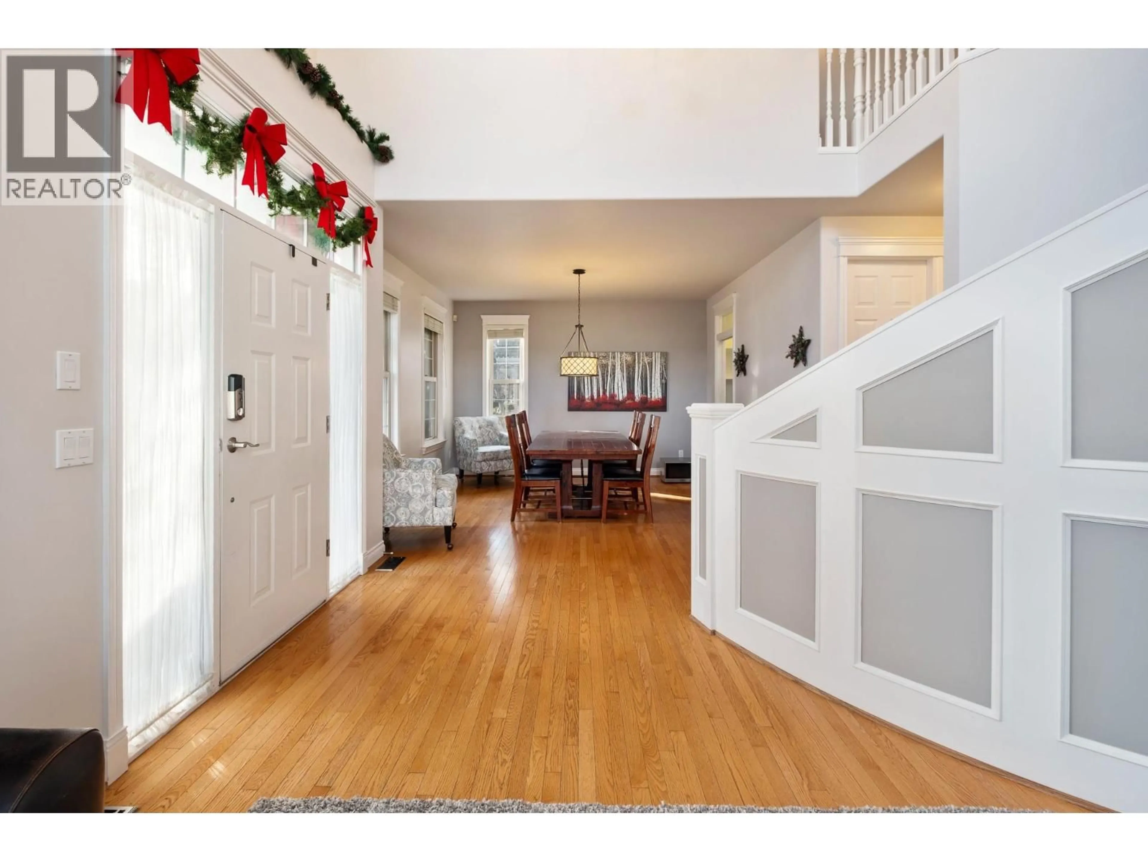 Indoor entryway for 434 PROVIDENCE AVENUE, Kelowna British Columbia V1W4S8