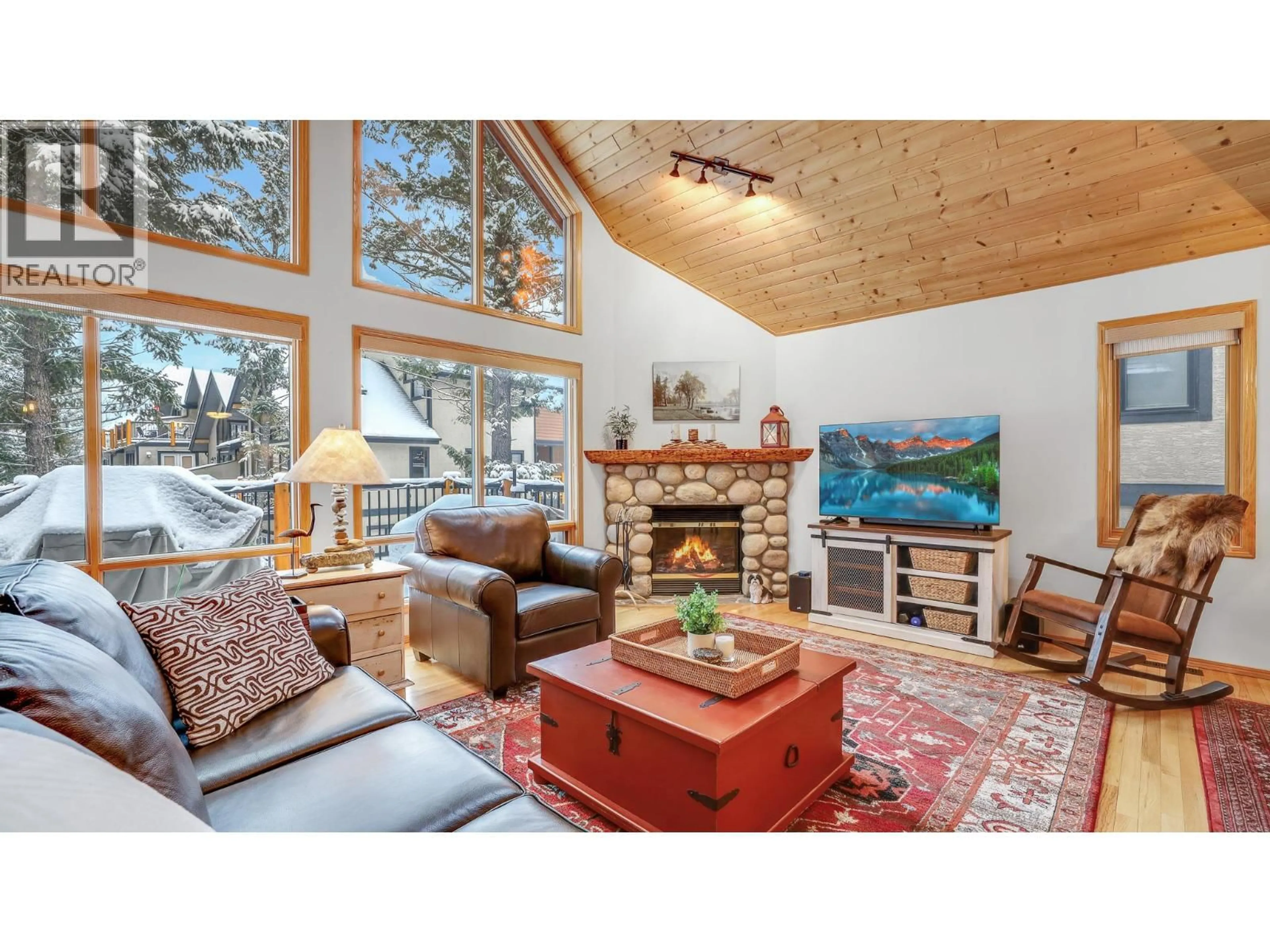 Living room with furniture, unknown for 32 - 835 LAKEVIEW DRIVE, Windermere British Columbia V0A1K3