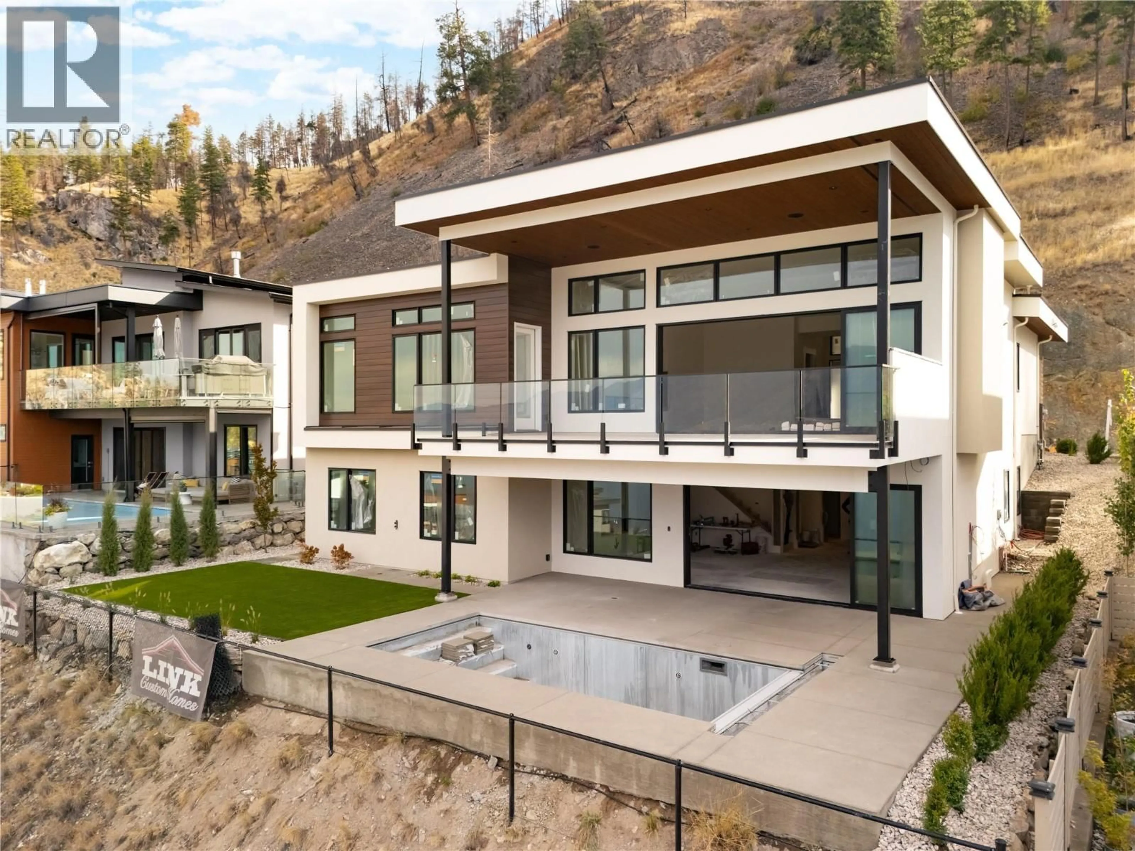Home with vinyl exterior material, mountain view for 573 CLIFTON COURT, Kelowna British Columbia V1V0B7