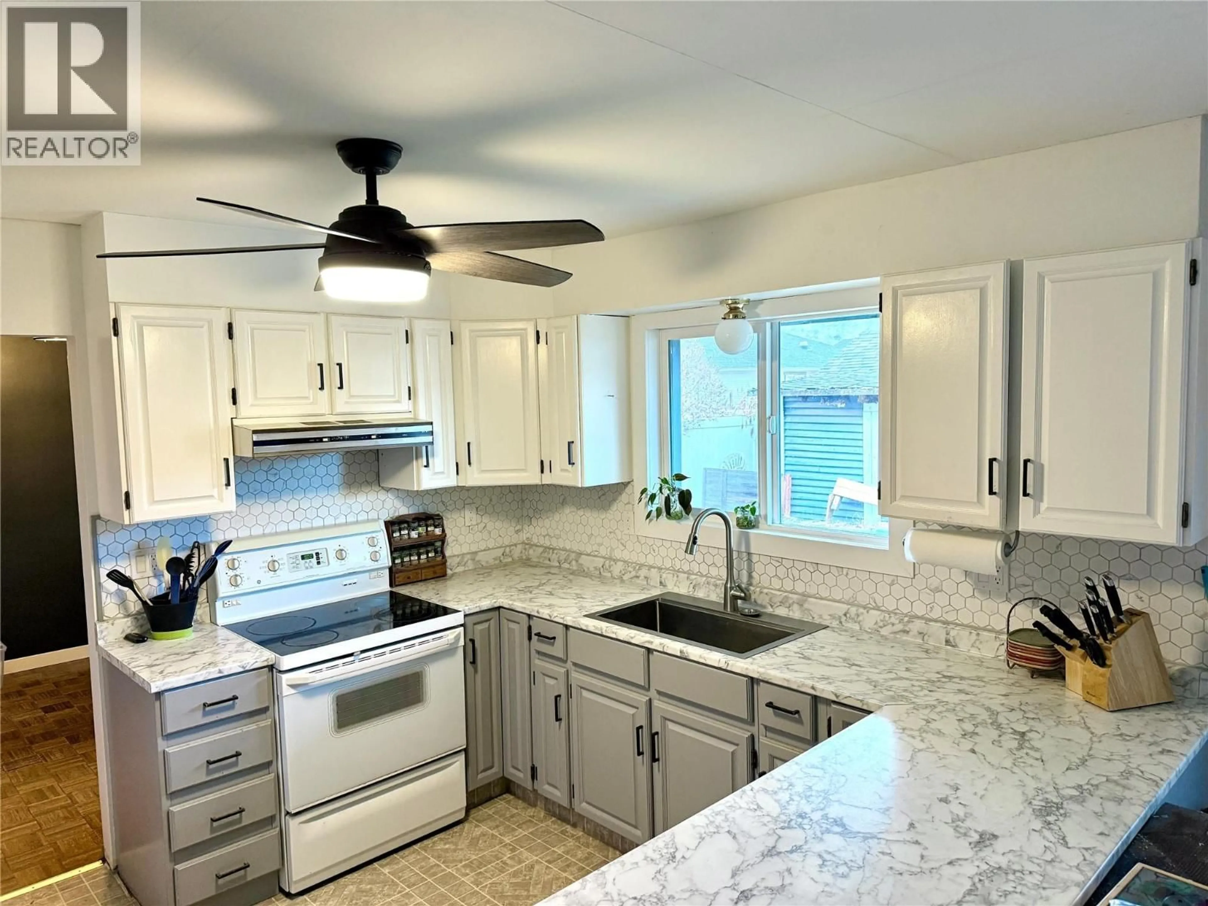 Open concept kitchen, ceramic/tile floor for 226 BROOKE DRIVE, Chase British Columbia V0E1M0