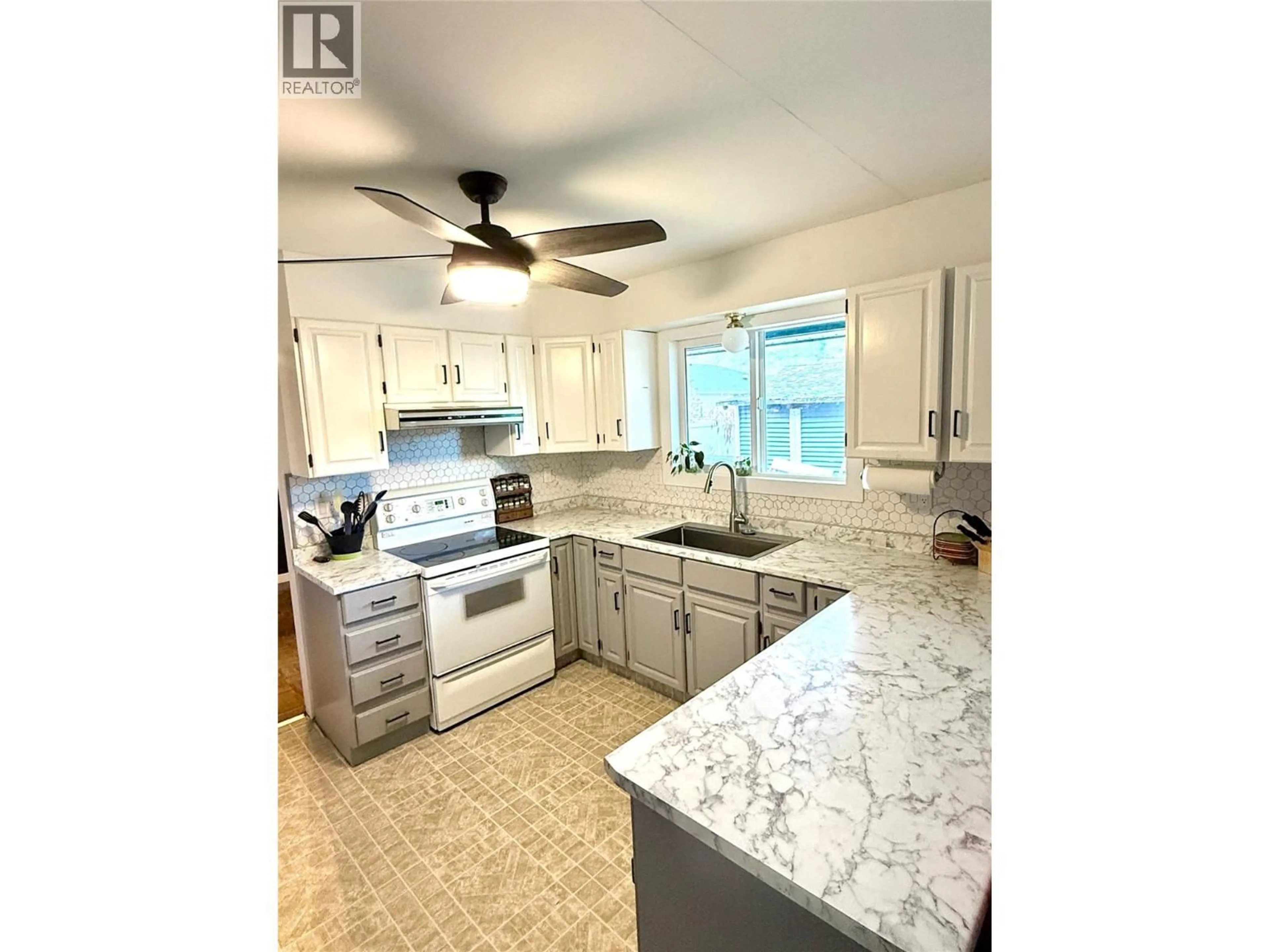 Open concept kitchen, unknown for 226 BROOKE DRIVE, Chase British Columbia V0E1M0