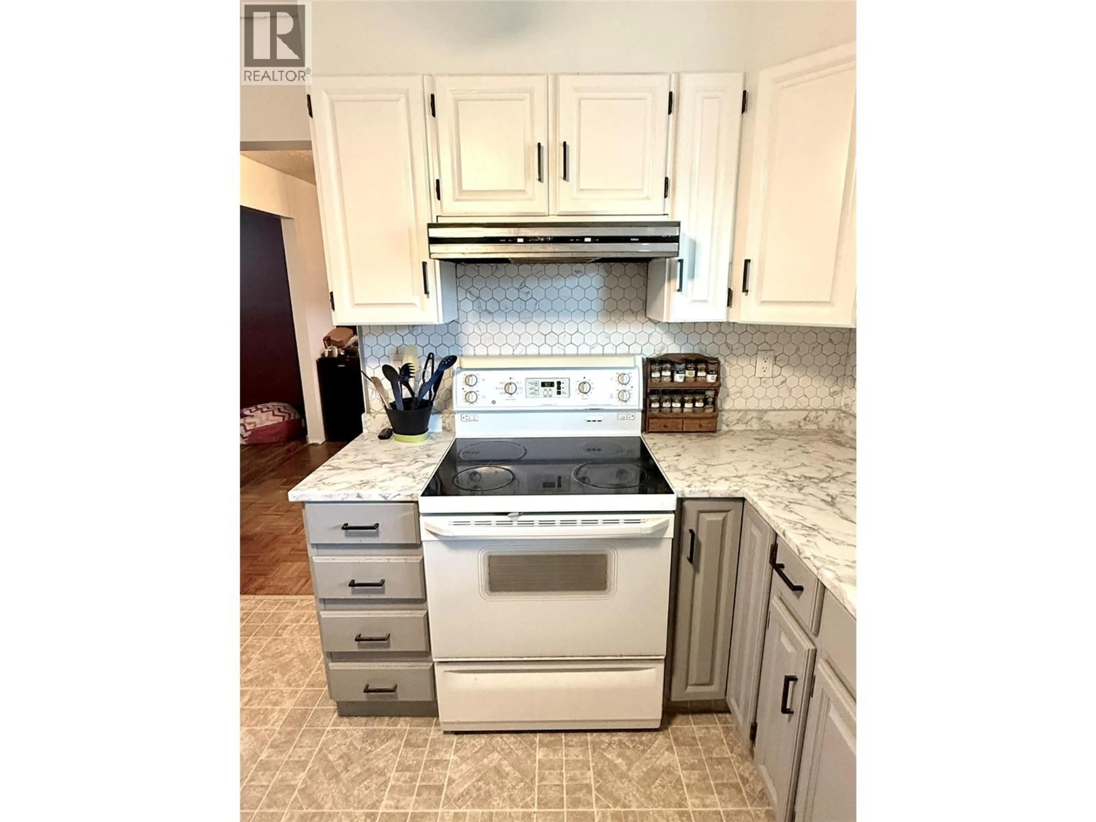 Open concept kitchen, ceramic/tile floor for 226 BROOKE DRIVE, Chase British Columbia V0E1M0