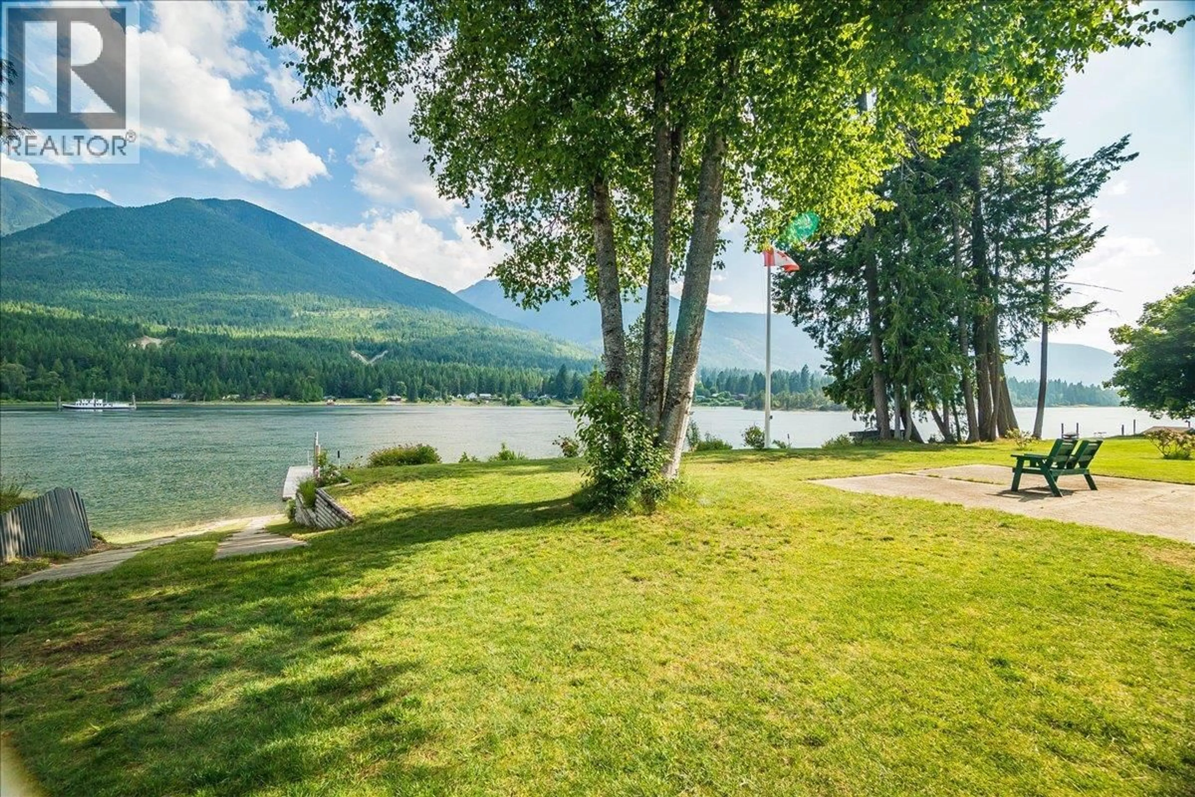 Patio, water/lake/river/ocean view for 7620 3A HIGHWAY, Balfour British Columbia V0G1C0