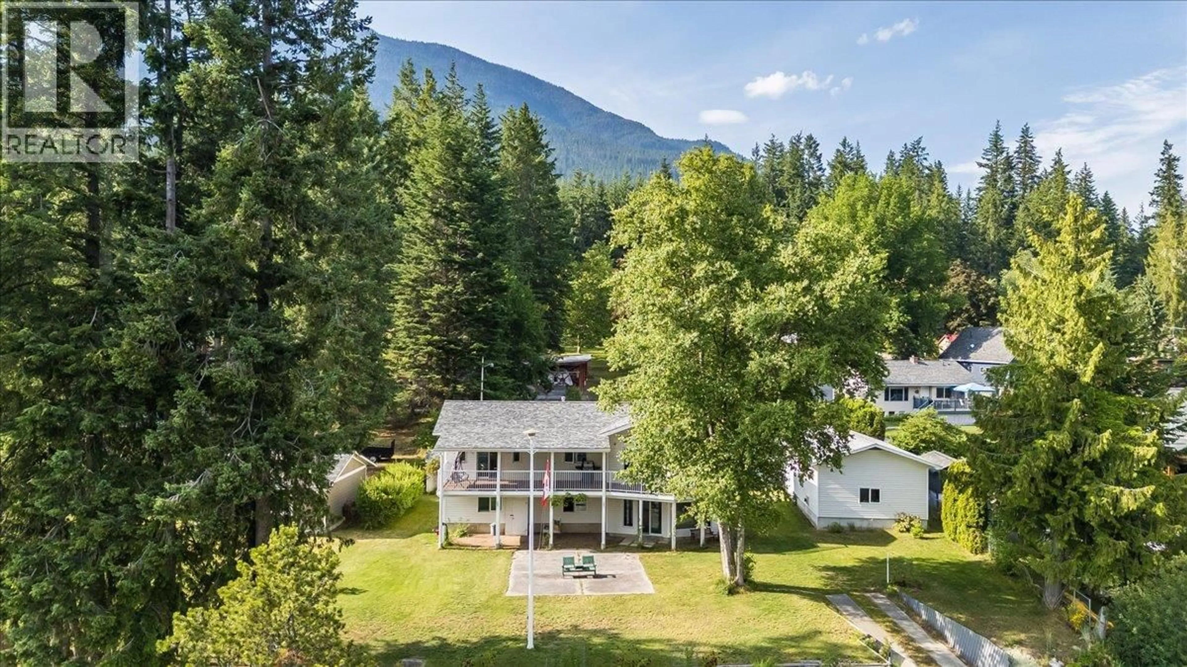 A pic from outside/outdoor area/front of a property/back of a property/a pic from drone, mountain view for 7620 3A HIGHWAY, Balfour British Columbia V0G1C0