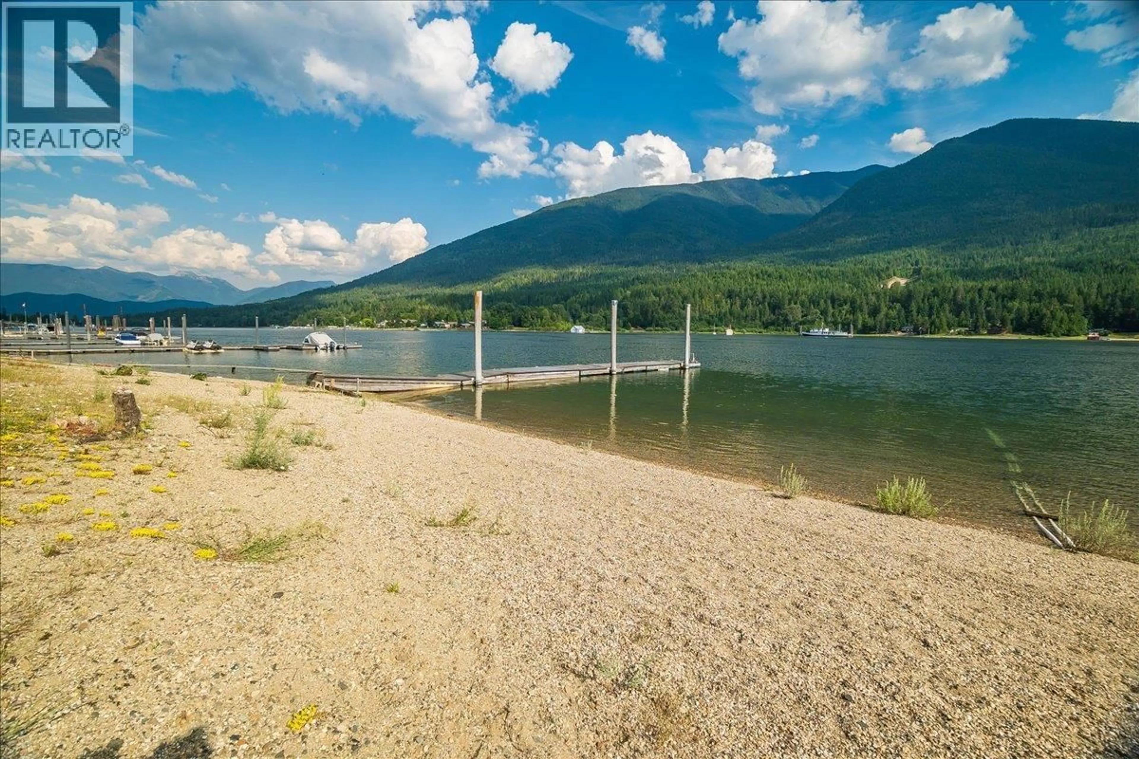 Patio, water/lake/river/ocean view for 7620 3A HIGHWAY, Balfour British Columbia V0G1C0