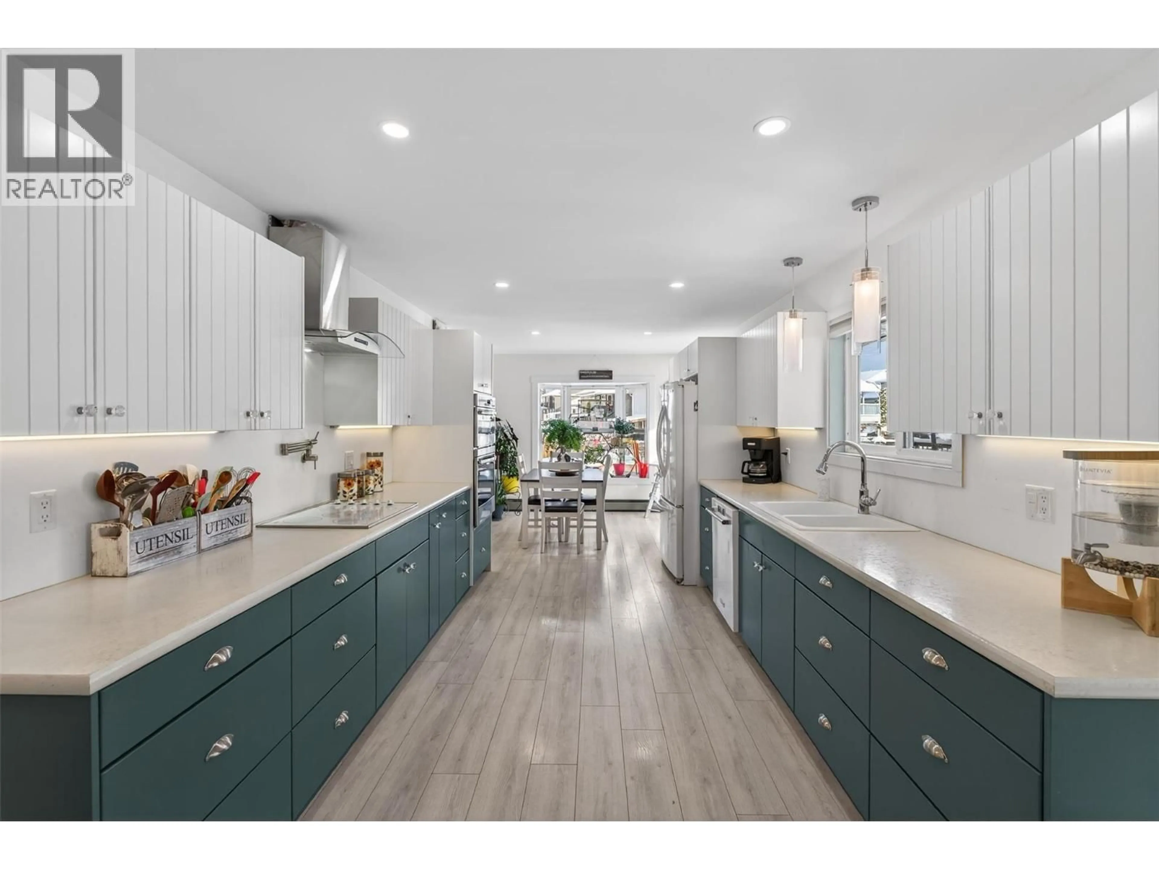 Open concept kitchen, ceramic/tile floor for 2952 CLAPPERTON AVENUE, Merritt British Columbia V1K1G2