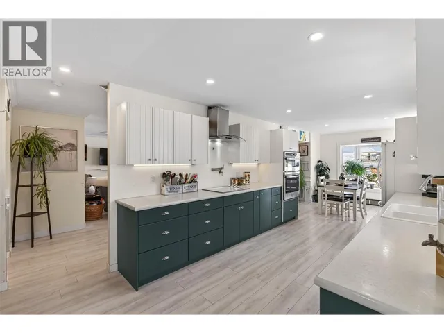 2952 CLAPPERTON AVENUE, Merritt 4