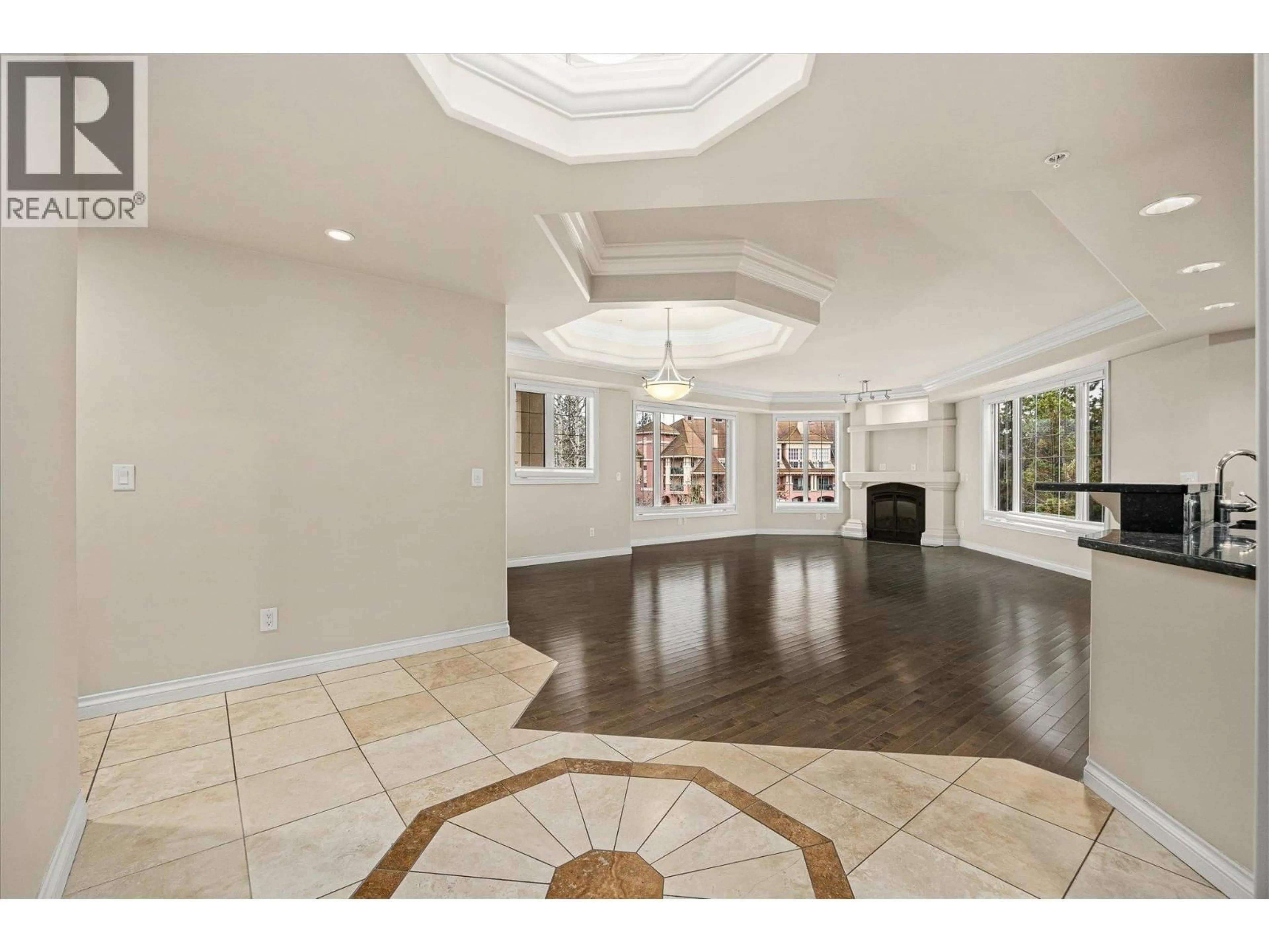 Indoor foyer for 2211 - 3178 VIA CENTRALE DRIVE, Kelowna British Columbia V1V2T3