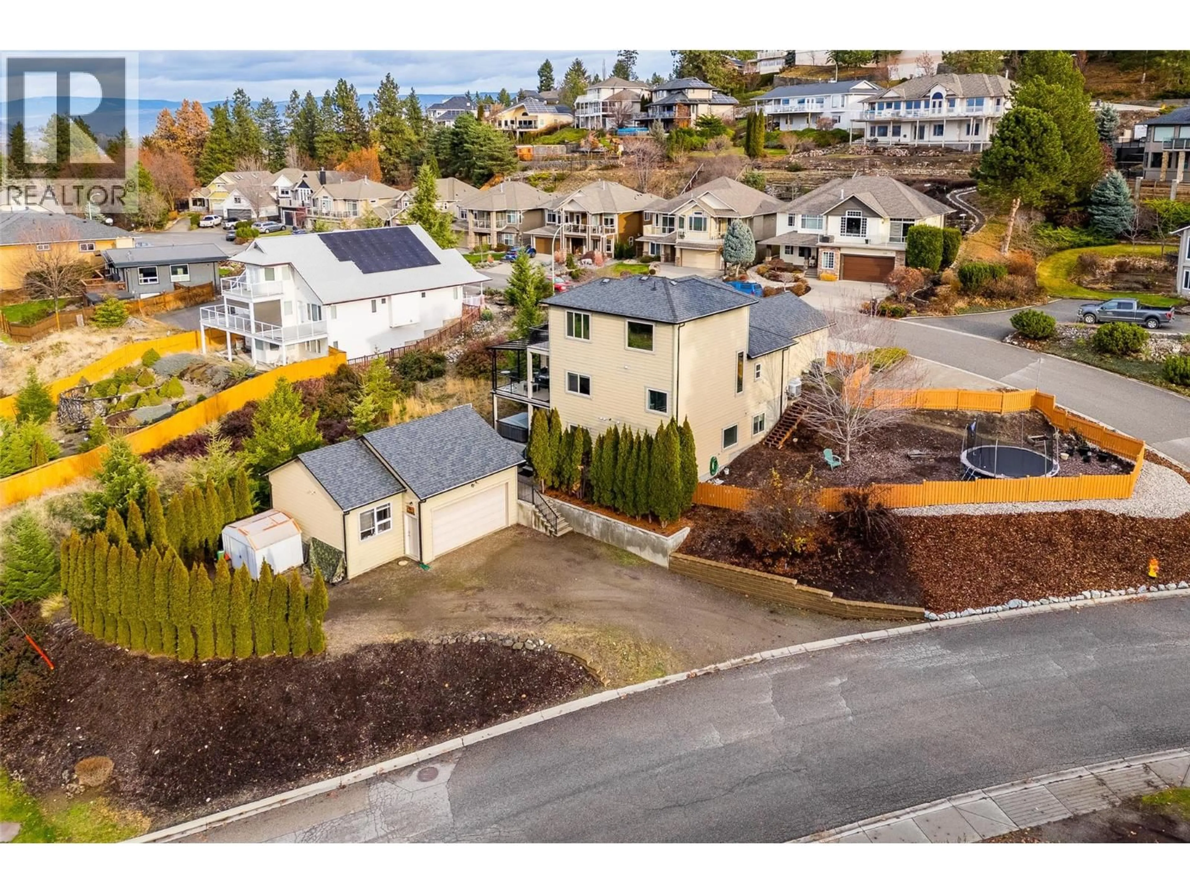 A pic from outside/outdoor area/front of a property/back of a property/a pic from drone, unknown for 698 WESTPOINT COURT, Kelowna British Columbia V1W4Y3