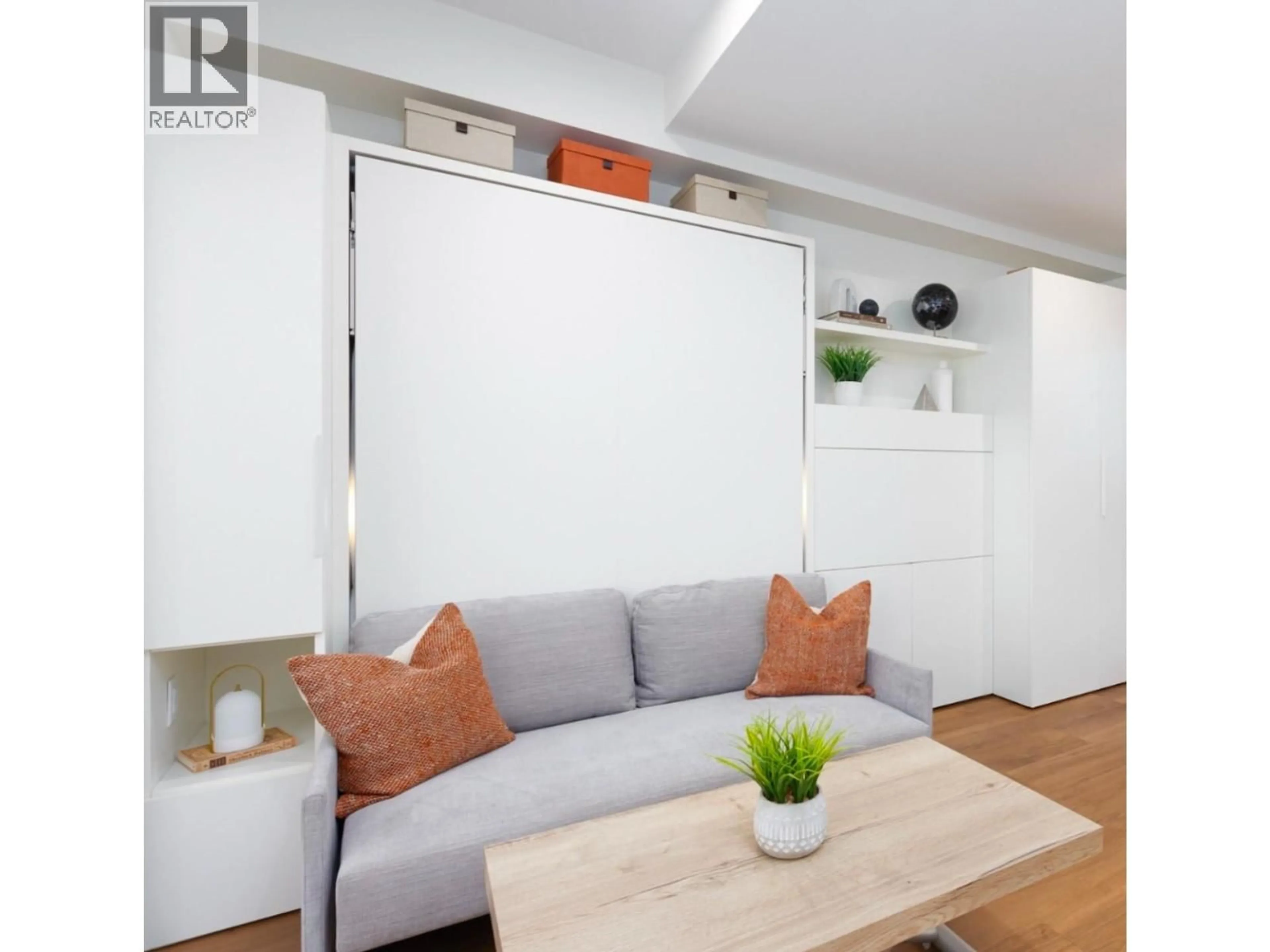 Living room with furniture, unknown for 606 - 1280 SUTHERLAND AVENUE, Kelowna British Columbia V1Y5Y3